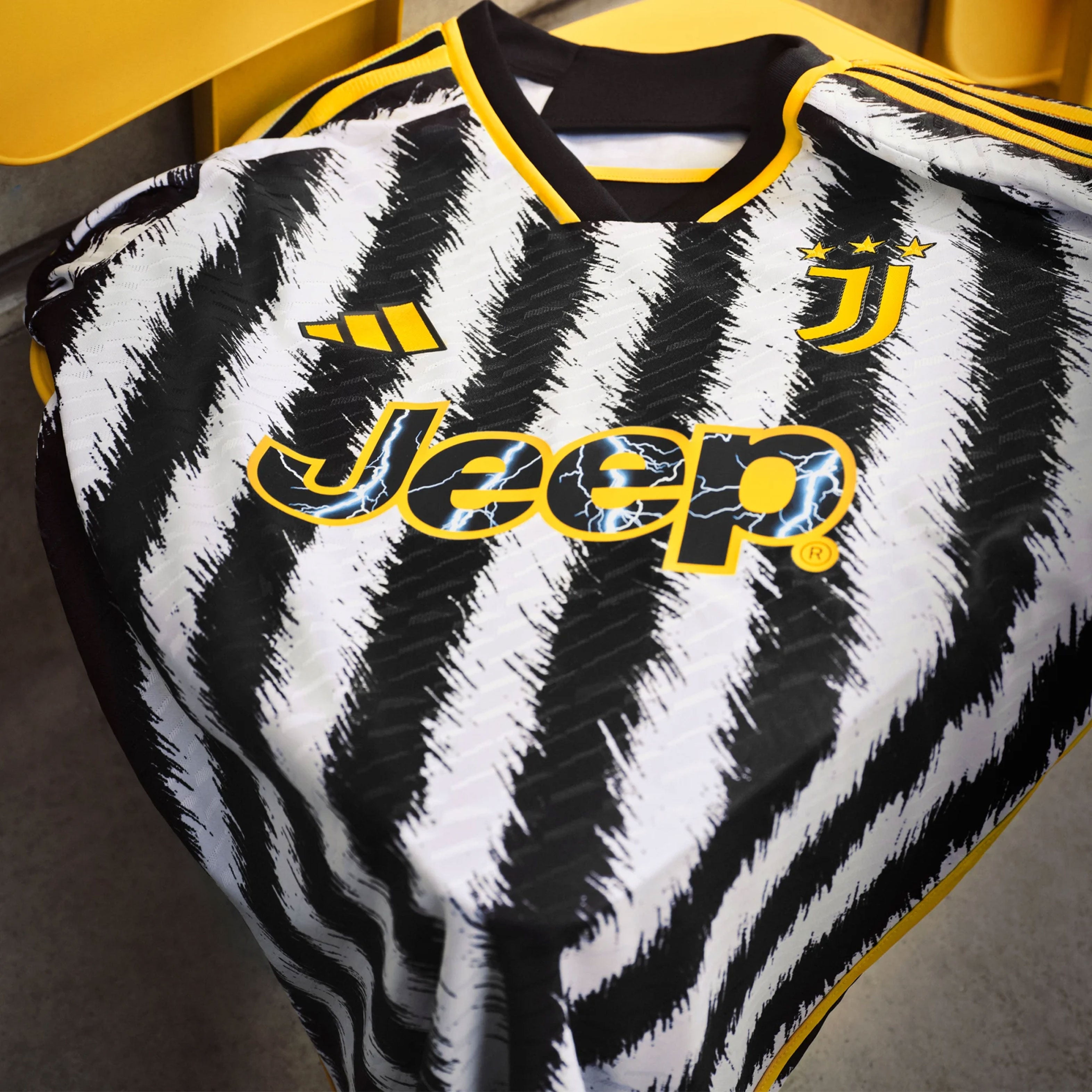 adidas Men's Juventus 2023/24 Authentic Home Jersey White/Black、mySite、noshort