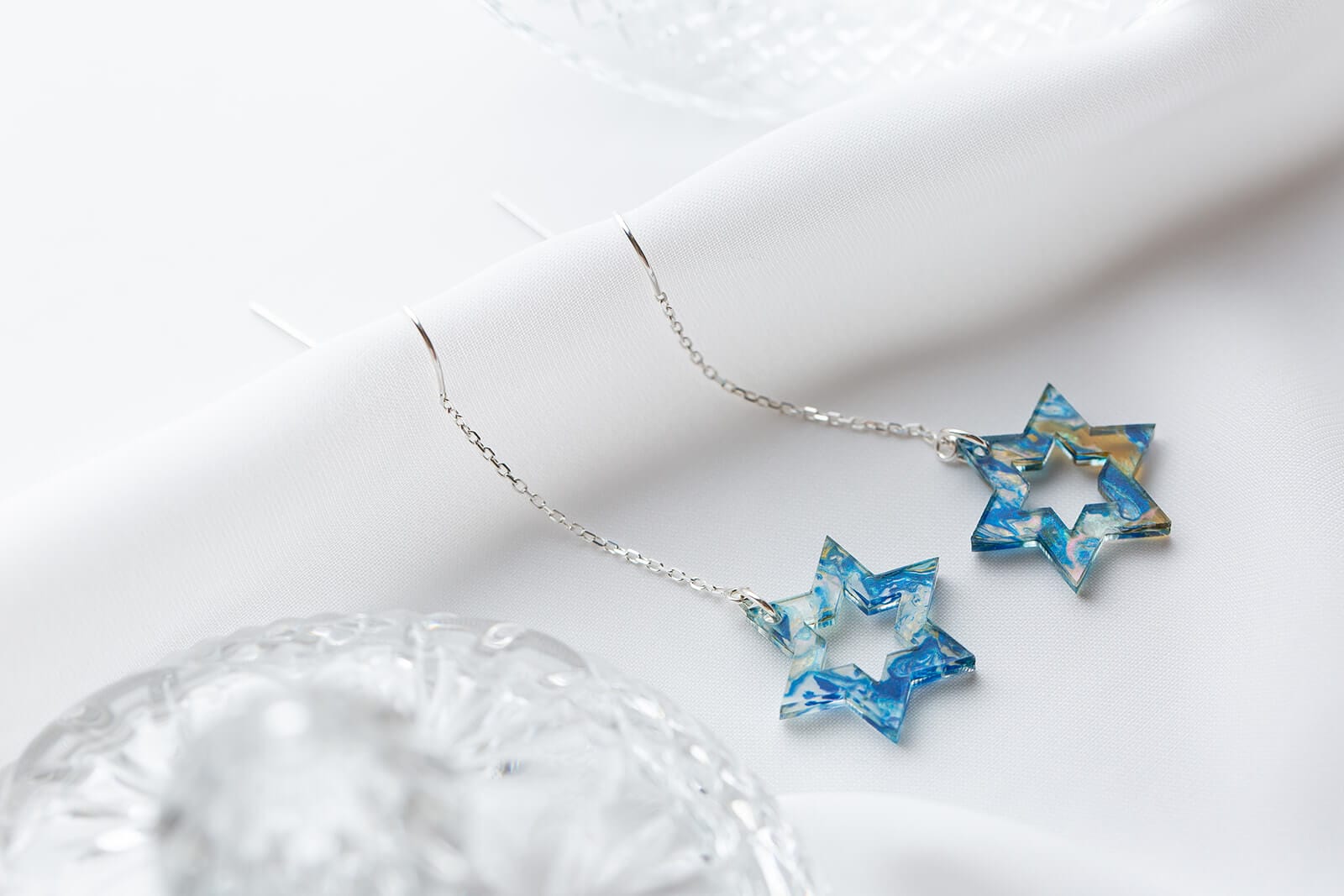 Magen Blue Marble and Silver Threader Earrings、mySite、topwebapps