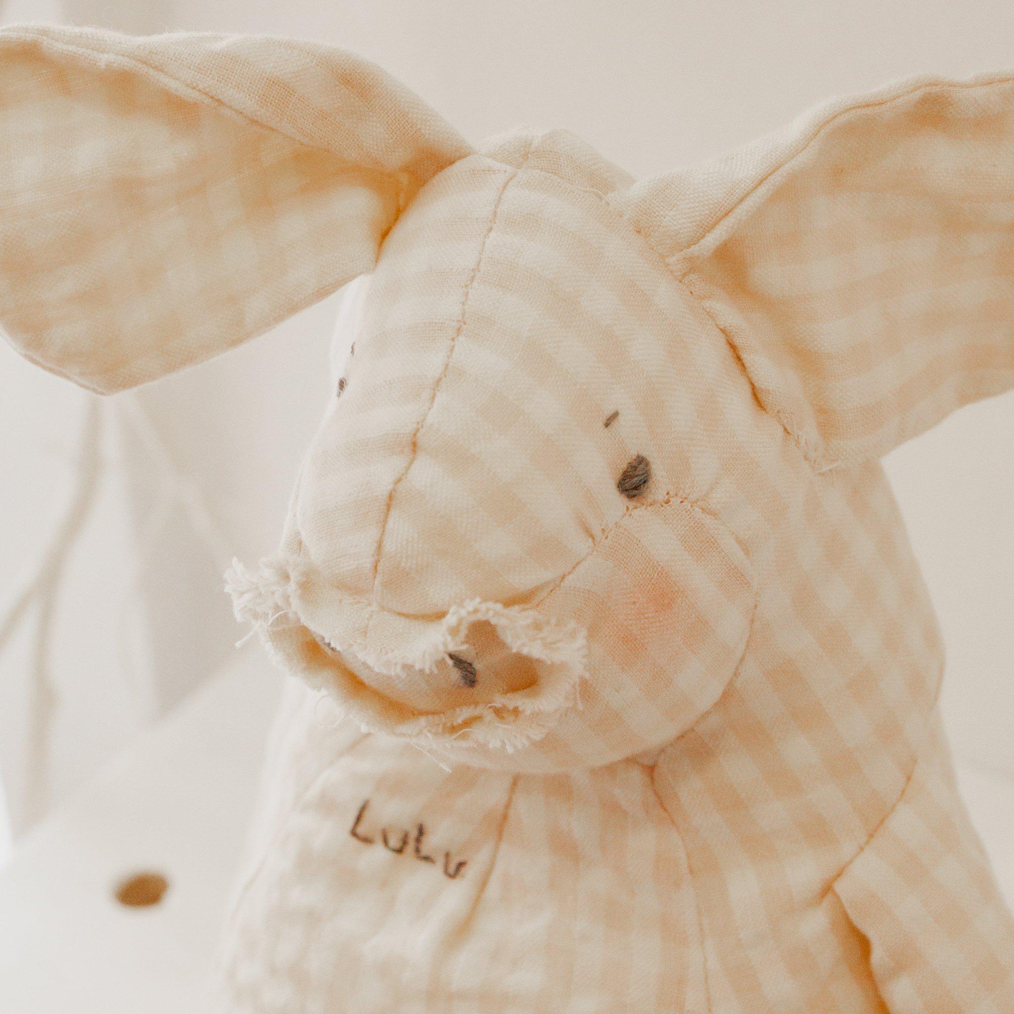 RETIRED - Hutch Studio - Lulu Gingham - One of a Kind Pig、mySite、g9winljtr