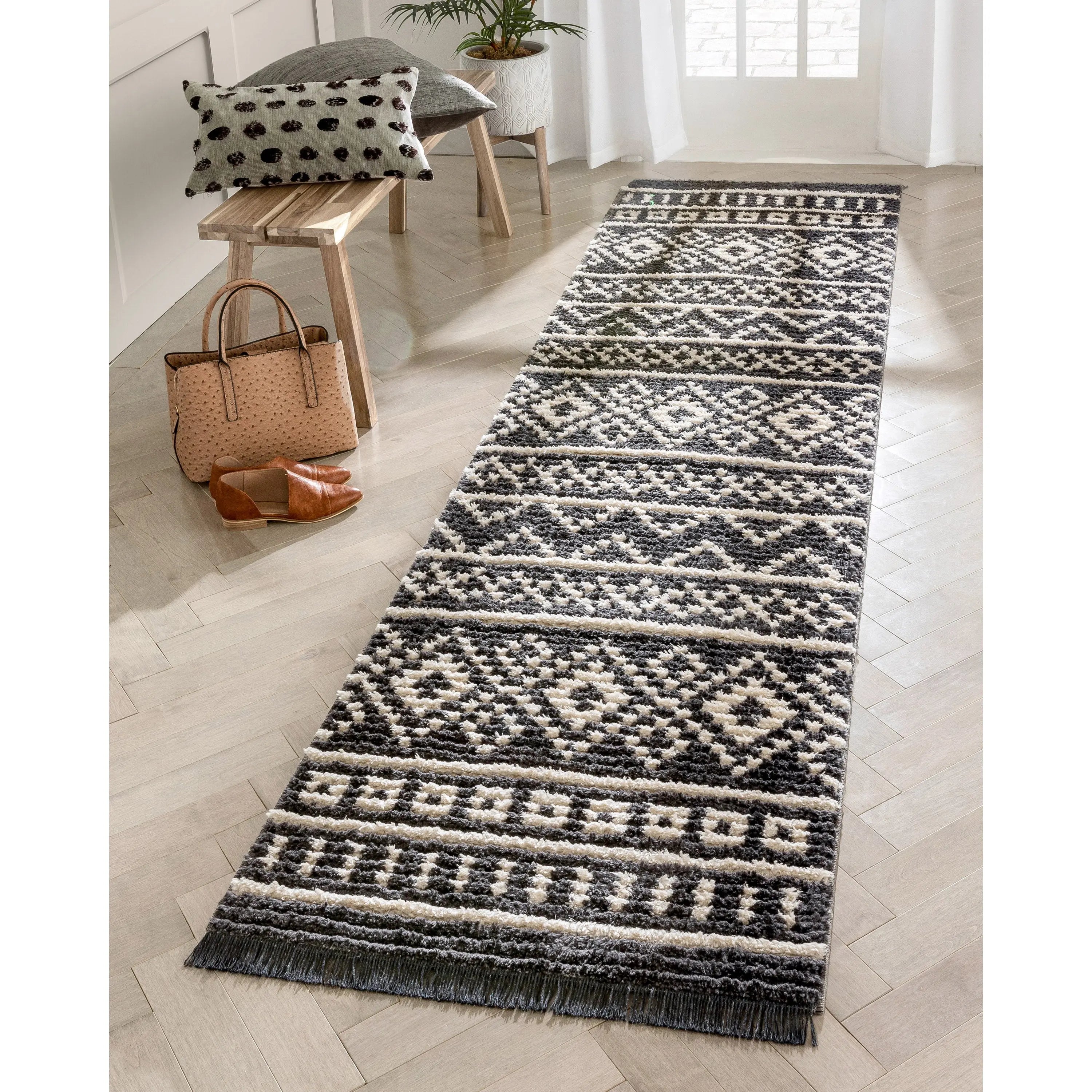 Nokomis Tribal Diamond Lattice Pattern Grey High-Low Textured Pile Rug、mySite、gigharbornorthrealestate