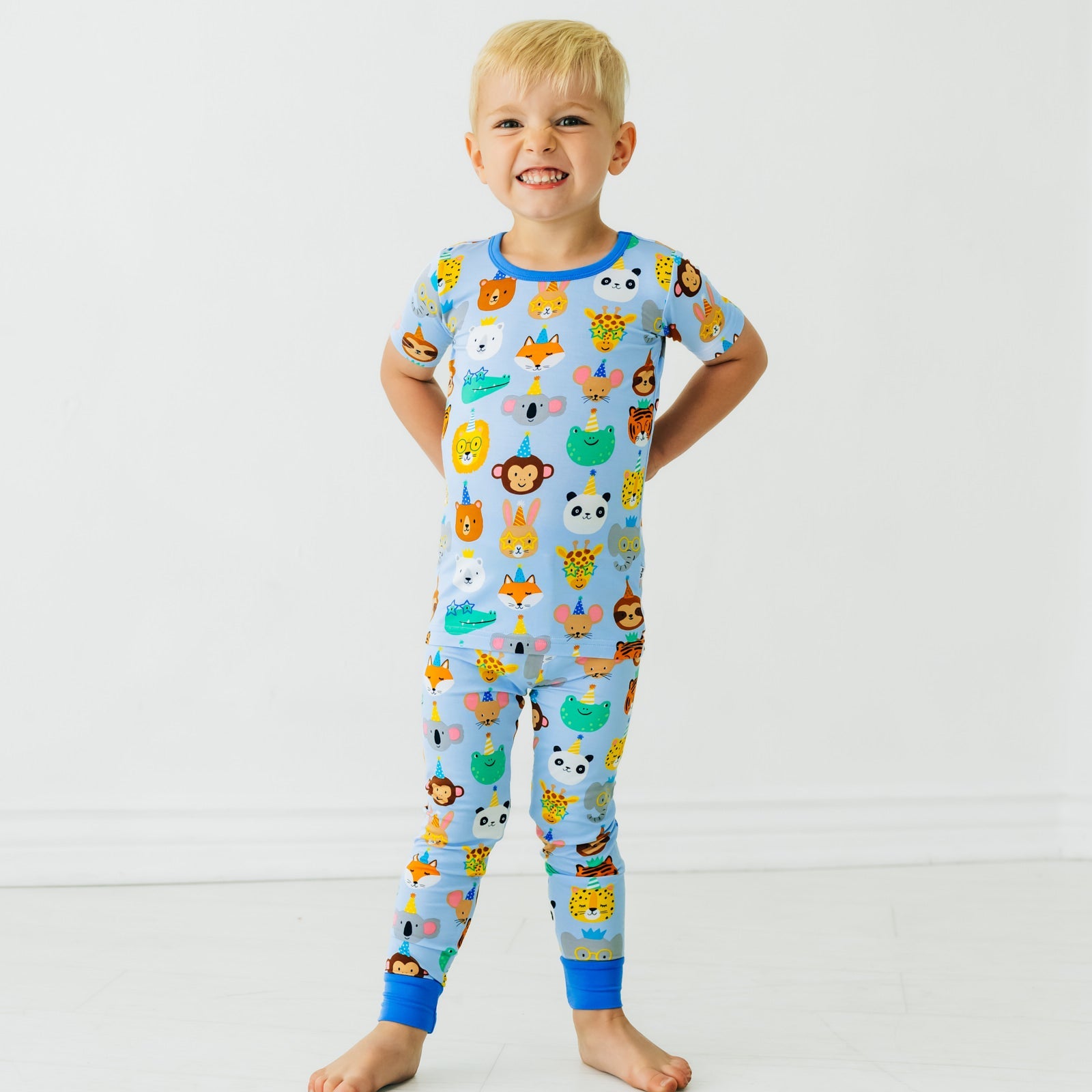 Blue Party Pals Two-Piece Short Sleeve Pajama Set、mySite、g9winljtr