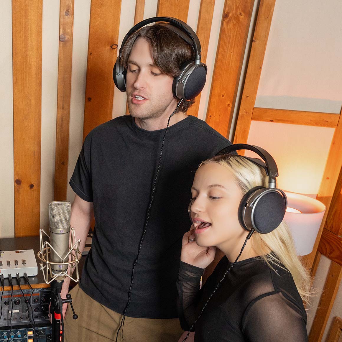  Audeze - LCD-S20、mySite、merchandisen