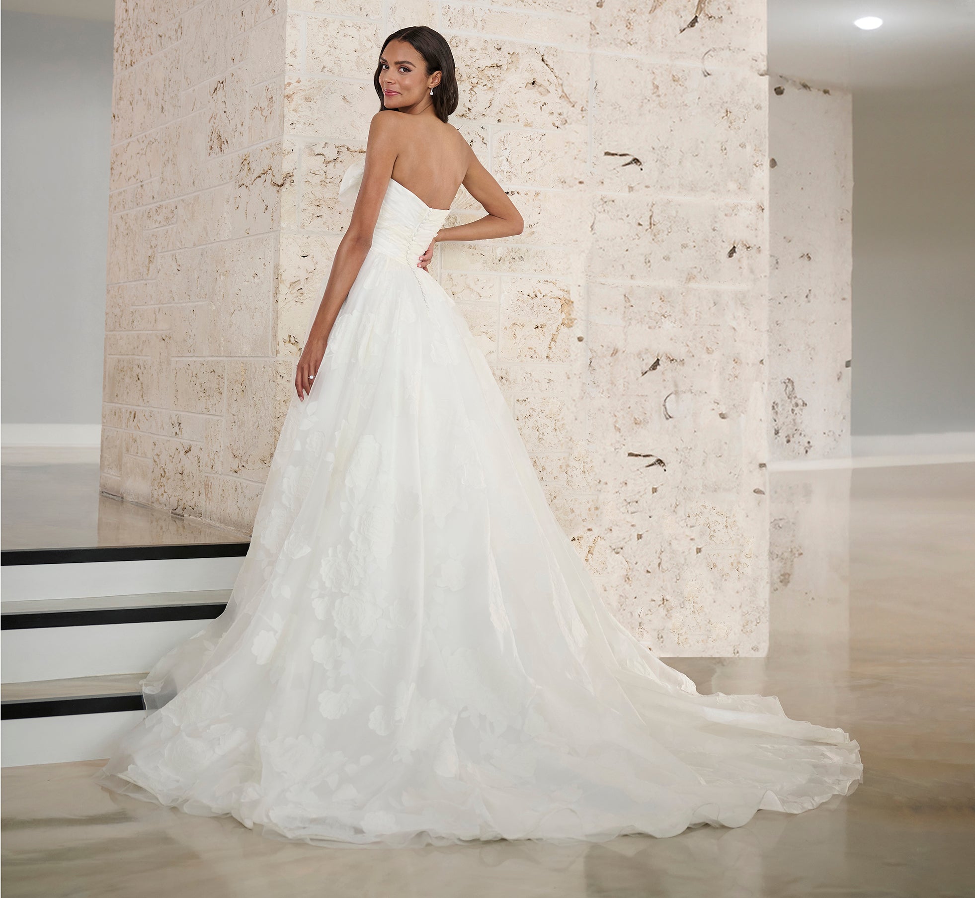 Textured Organza A-Line Gown With Detachable Bow In Ivory、mySite、solidvoid