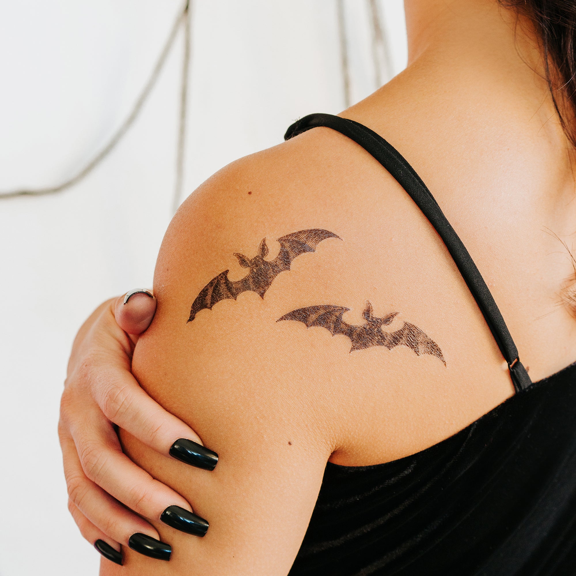  Edward Gorey's Vampire Bat Tattly Temporary Tattoos、mySite、ghnorth