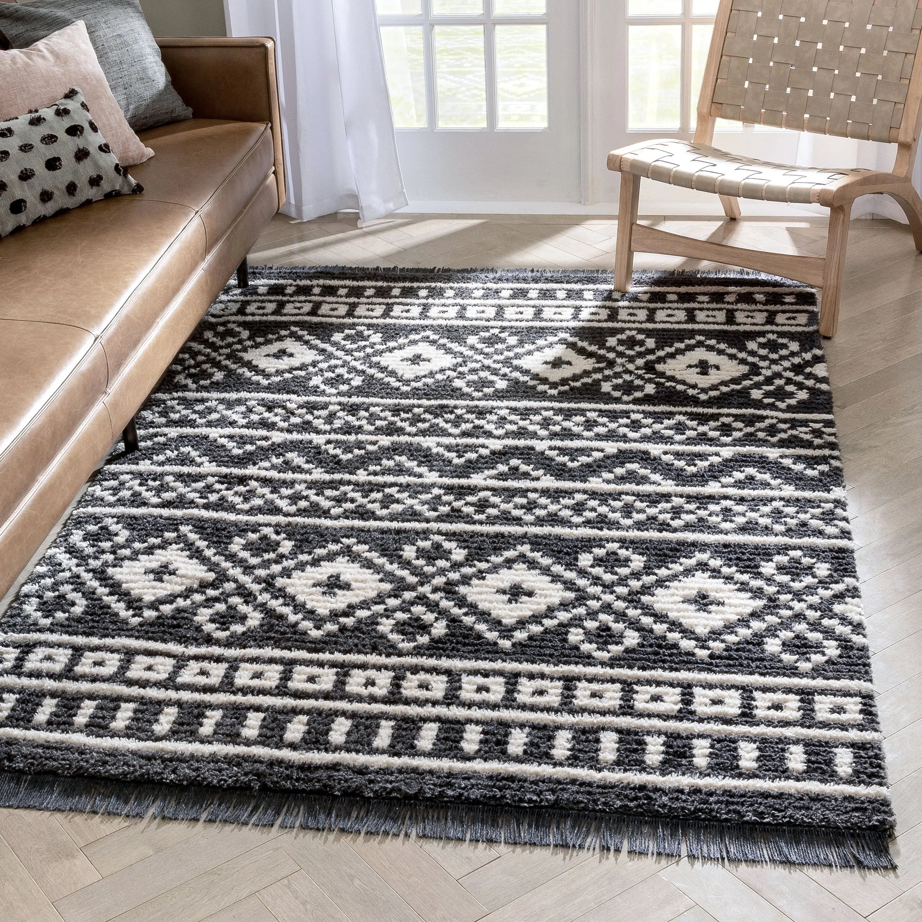 Nokomis Tribal Diamond Lattice Pattern Grey High-Low Textured Pile Rug、mySite、gigharbornorthrealestate