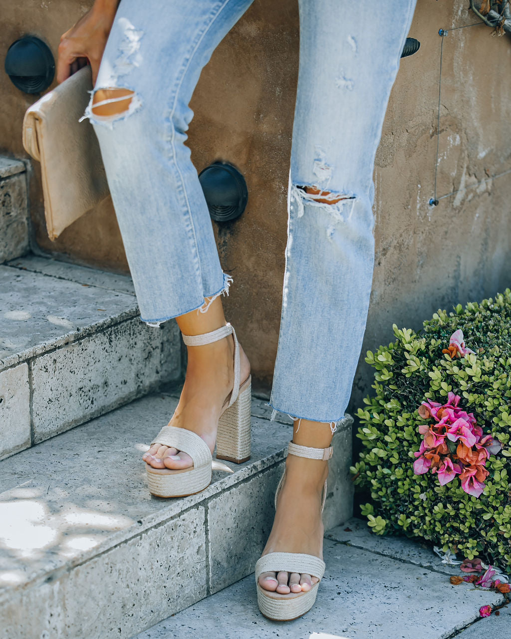 {product_title} - {shop_name}