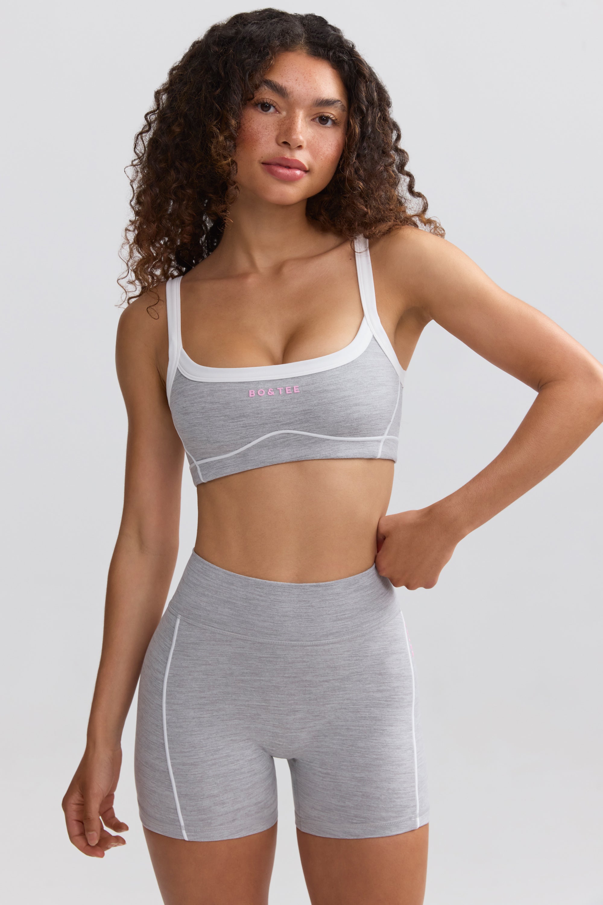 Soft Active Contrast-Trim Sports Bra in Ice Grey、mySite、solidvoid