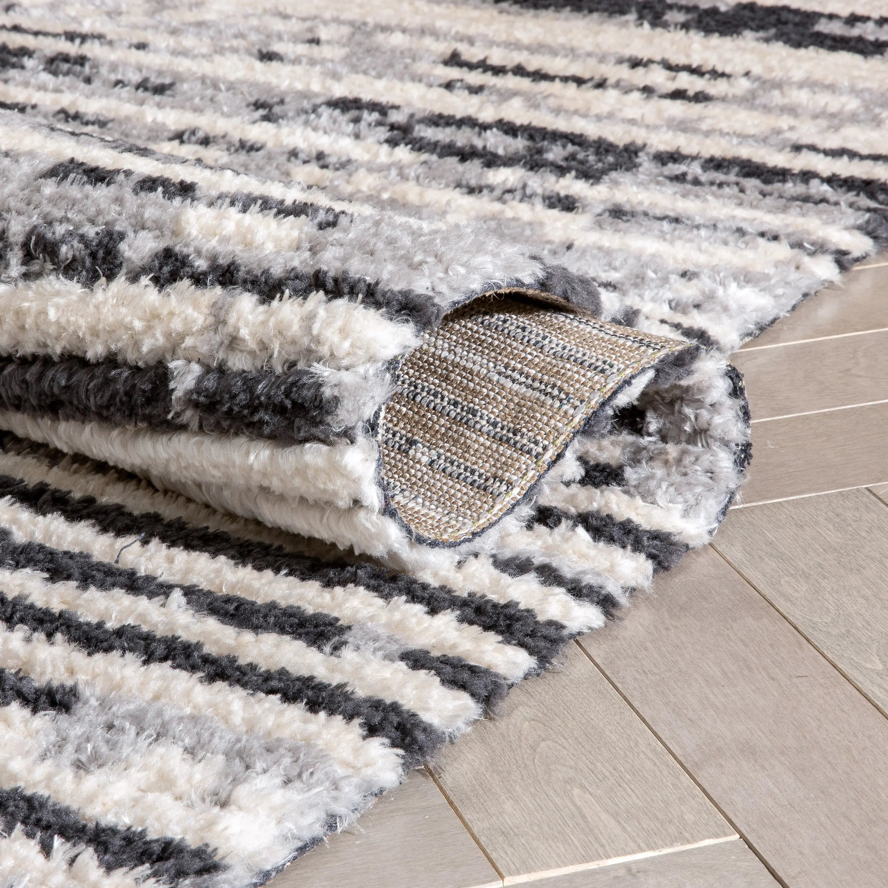 Sakari Moroccan Diamond Medallion Pattern Grey High-Low Textured Pile Rug、mySite、gigharbornorthrealestate