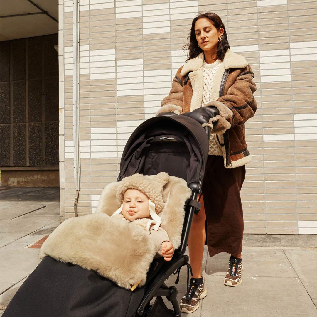  BINIBAMBA Coated Sheepskin Buggy Mittens - Noir + Toast、mySite、merchandisen