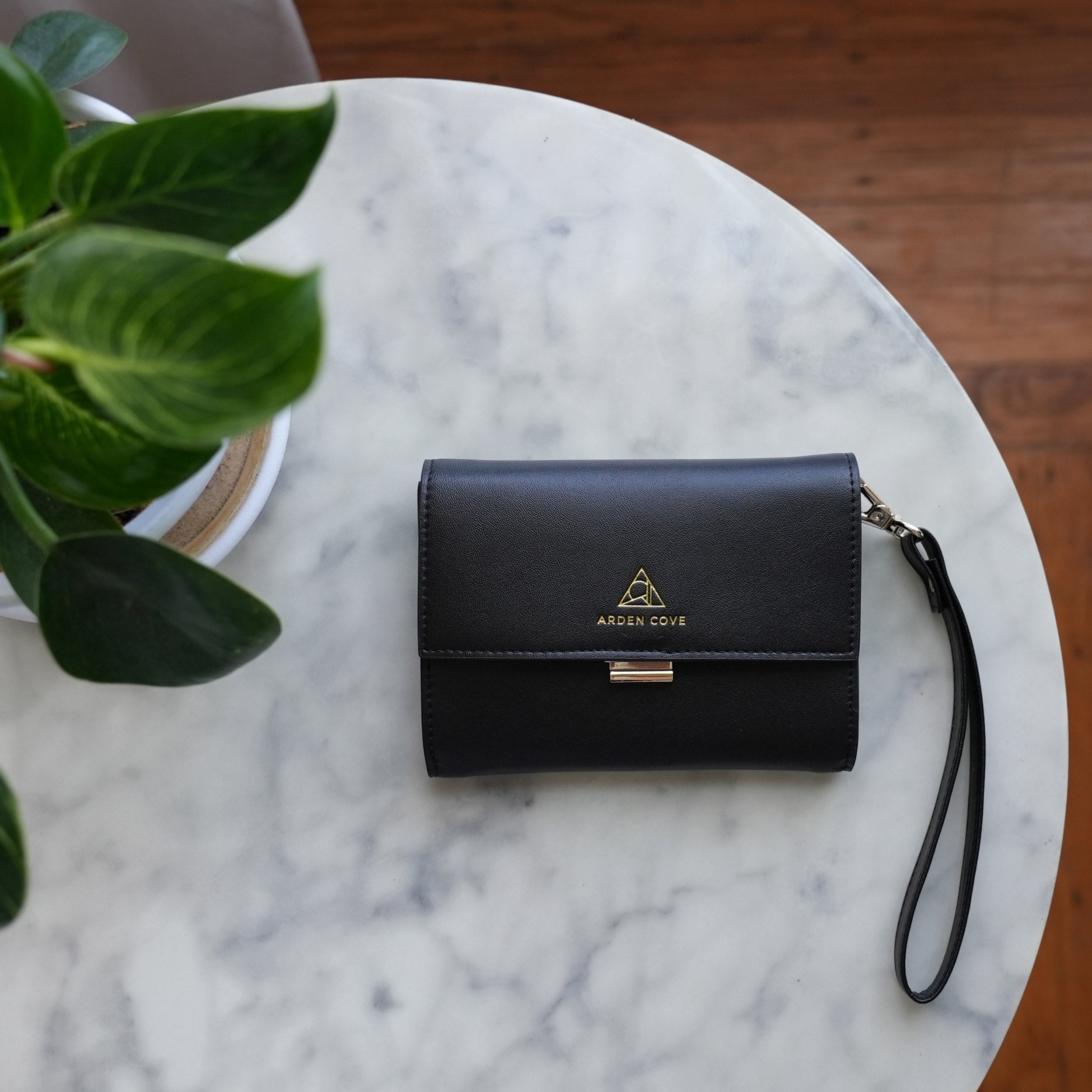 Faux Leather Wrist Strap、mySite、garagedoors4me