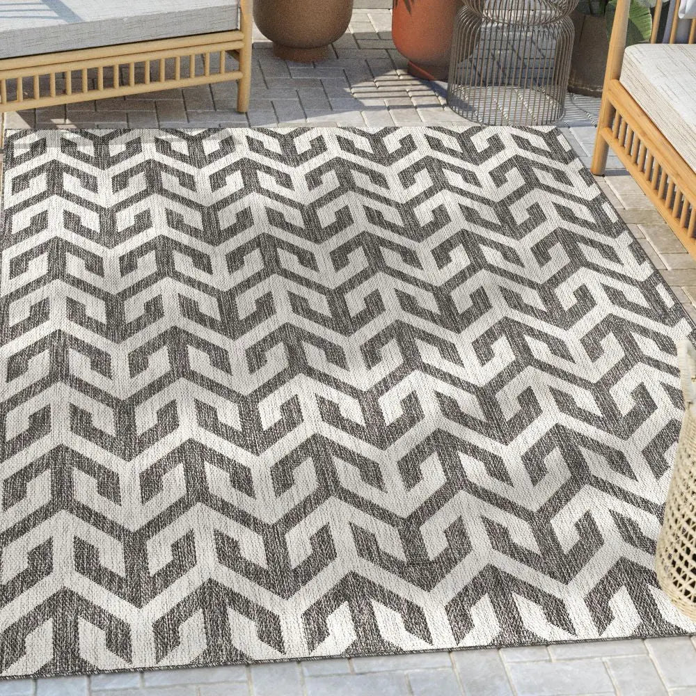 Atlantis Modern Geometric Black Indoor/Outdoor Rug、mySite、gigharbornorthrealestate