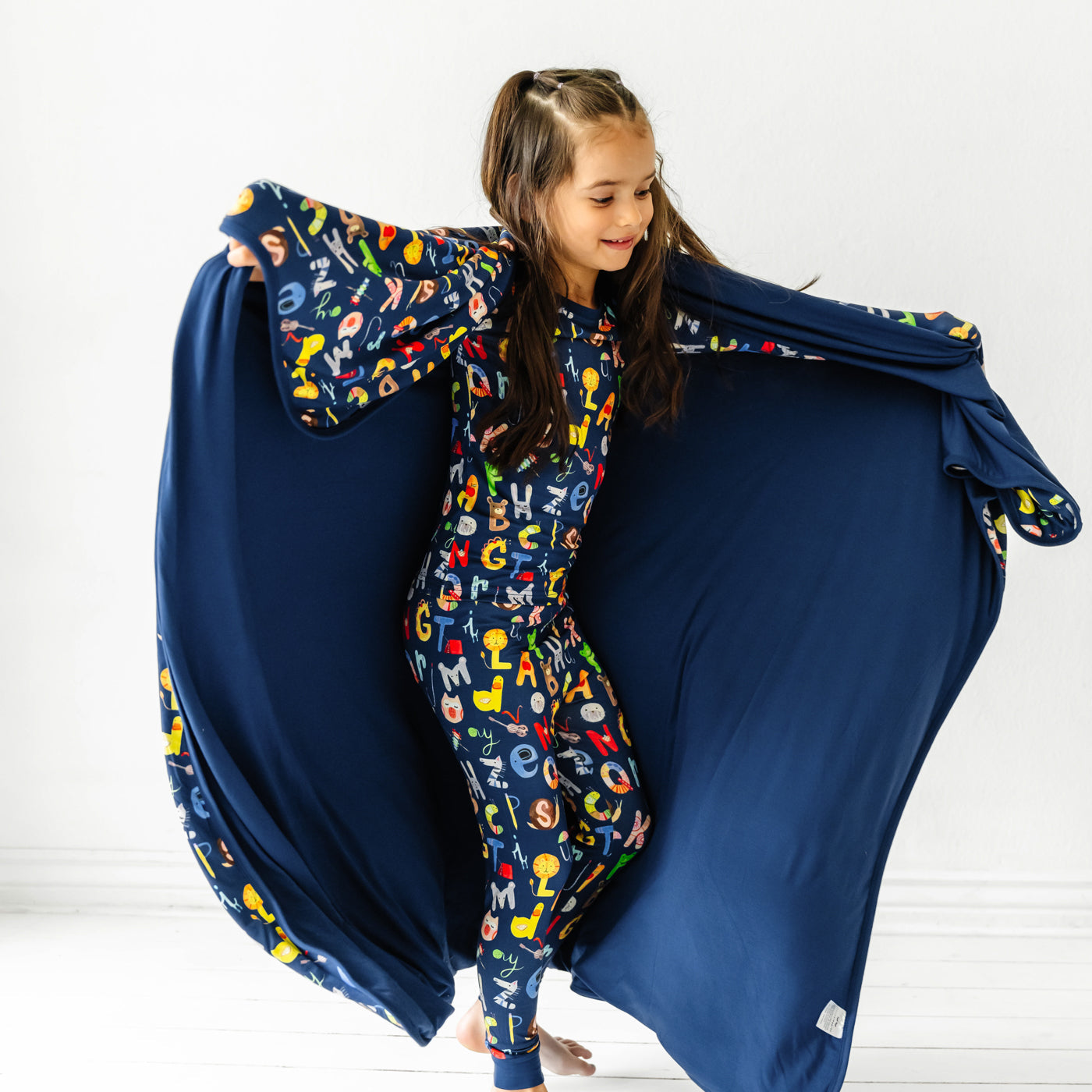 Navy Alphabet Friends Large Cloud Blanket®、mySite、g9winljtr