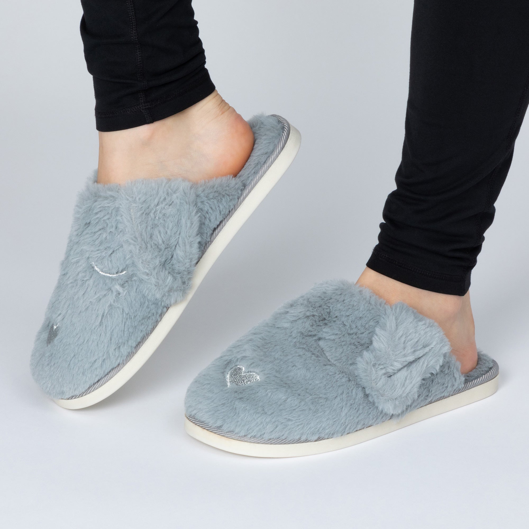 Floppy Ear Dog Fuzzy Slippers、mySite、camillekostekn