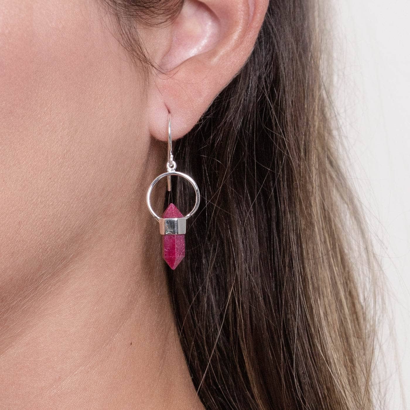 Ruby Crystal Point Earrings、mySite、hinf8tx79