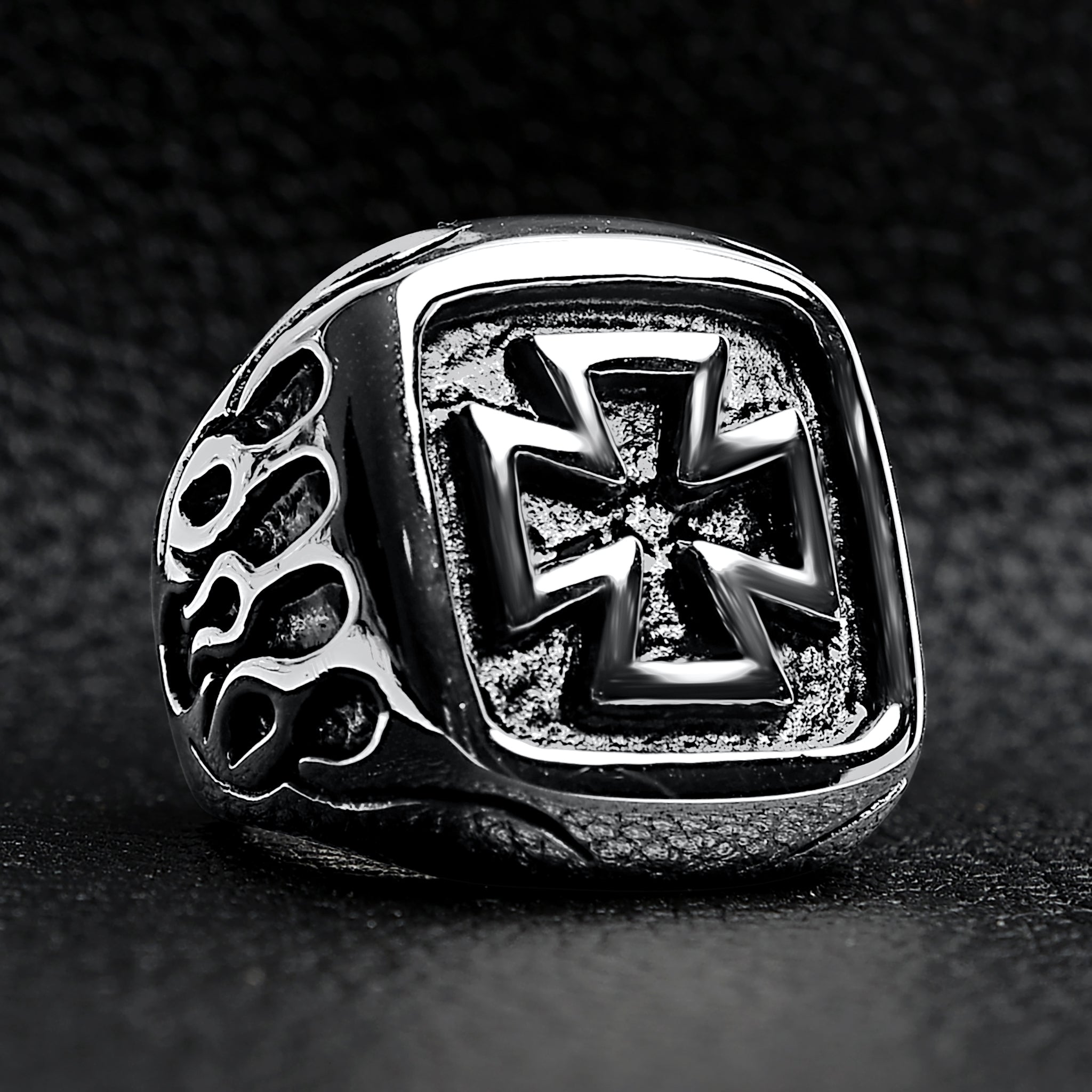 Stainless Steel Large Maltese Cross with Flame Accents Signet Ring / SCR4008、mySite、dreamappss