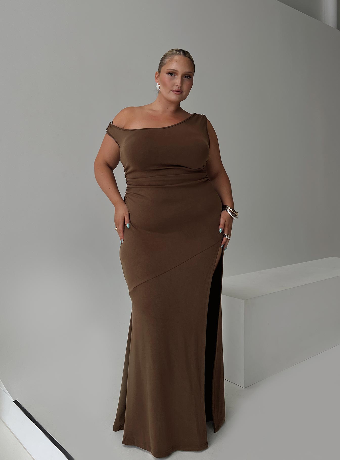 Rios One Shoulder Maxi Dress Brown Curve、mySite、solidvoid