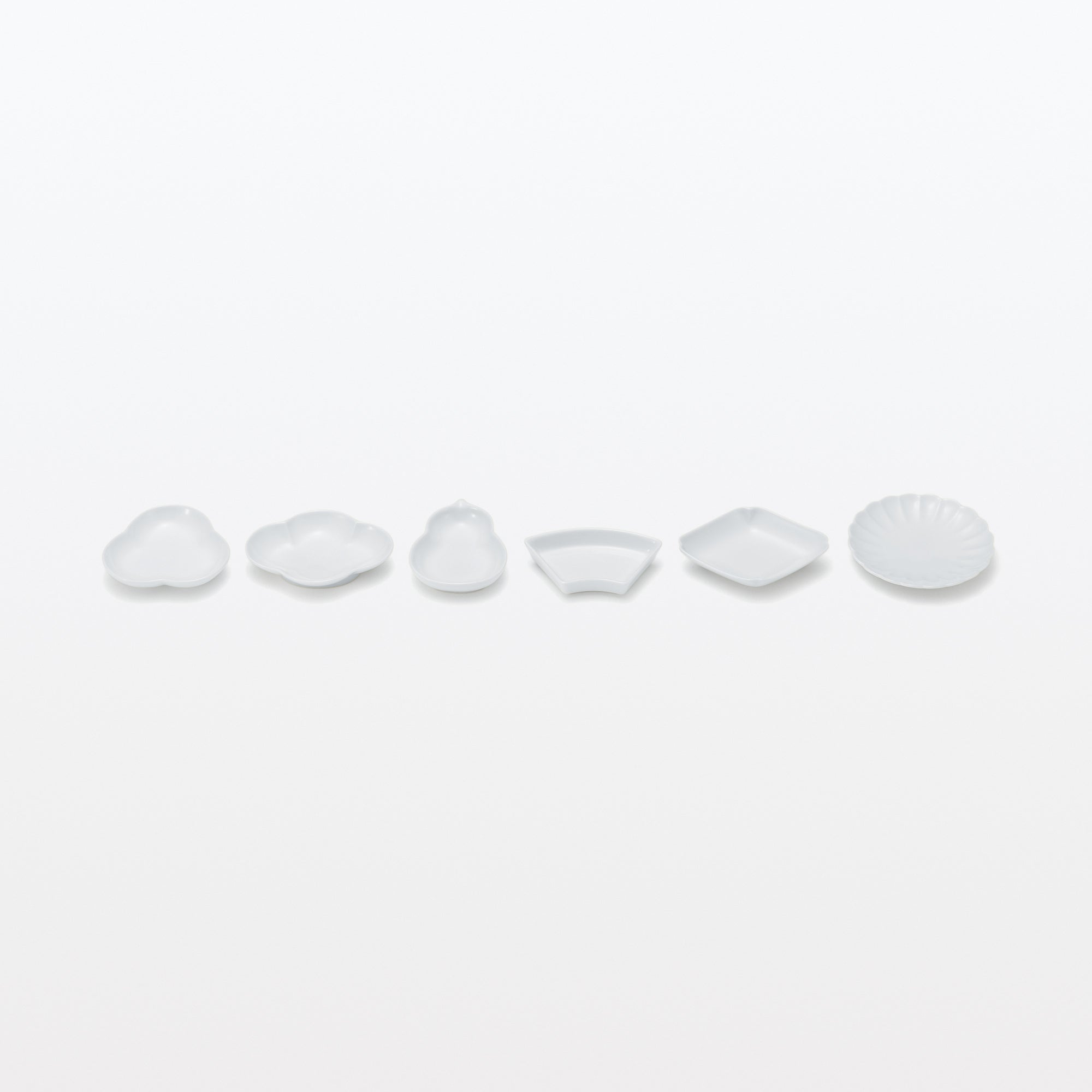  Hasami Ware Lucky Small Plate - Flowering Quince - White、mySite、sugarbowlscore