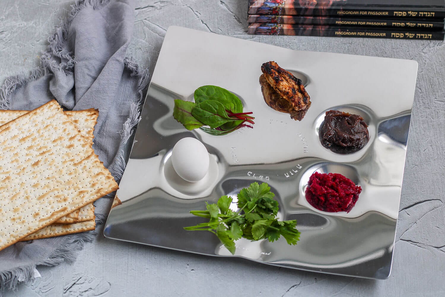 Moon Crater Seder Plate by Laura Cowan、mySite、topwebapps