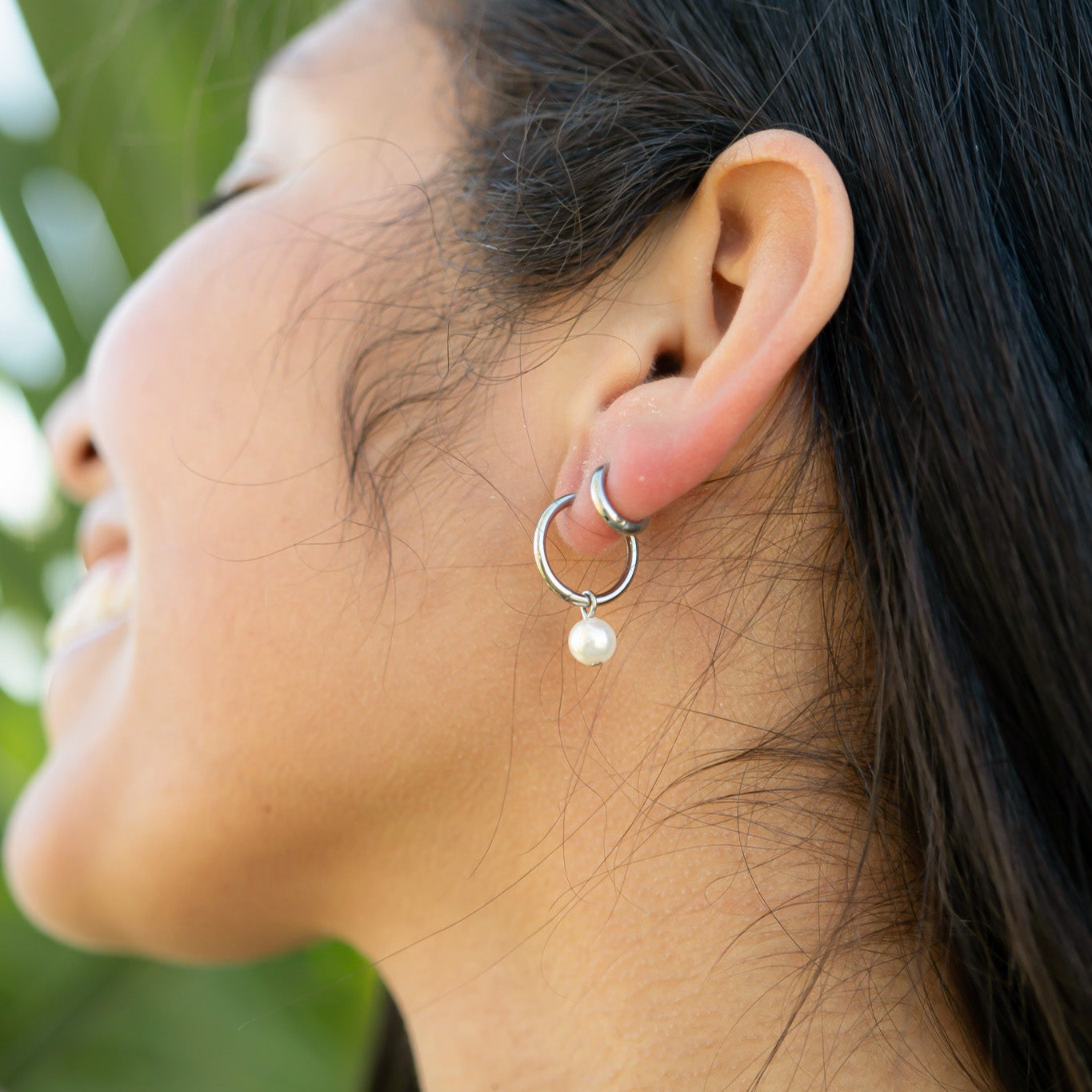 18K Gold PVD Stainless Steel Pearl Charm Huggie Hoop Earrings / ERJ0027、mySite、dreamappss