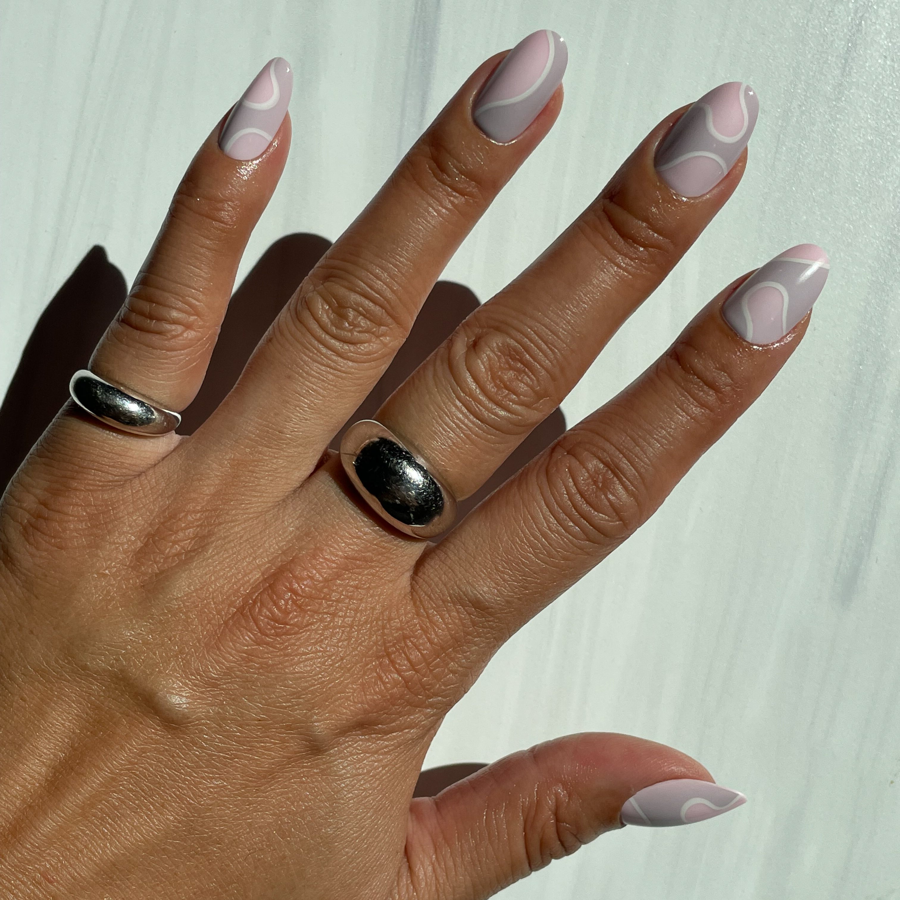 Groovy Swirl - Press-On | Medium | Oval、mySite、solidvoid