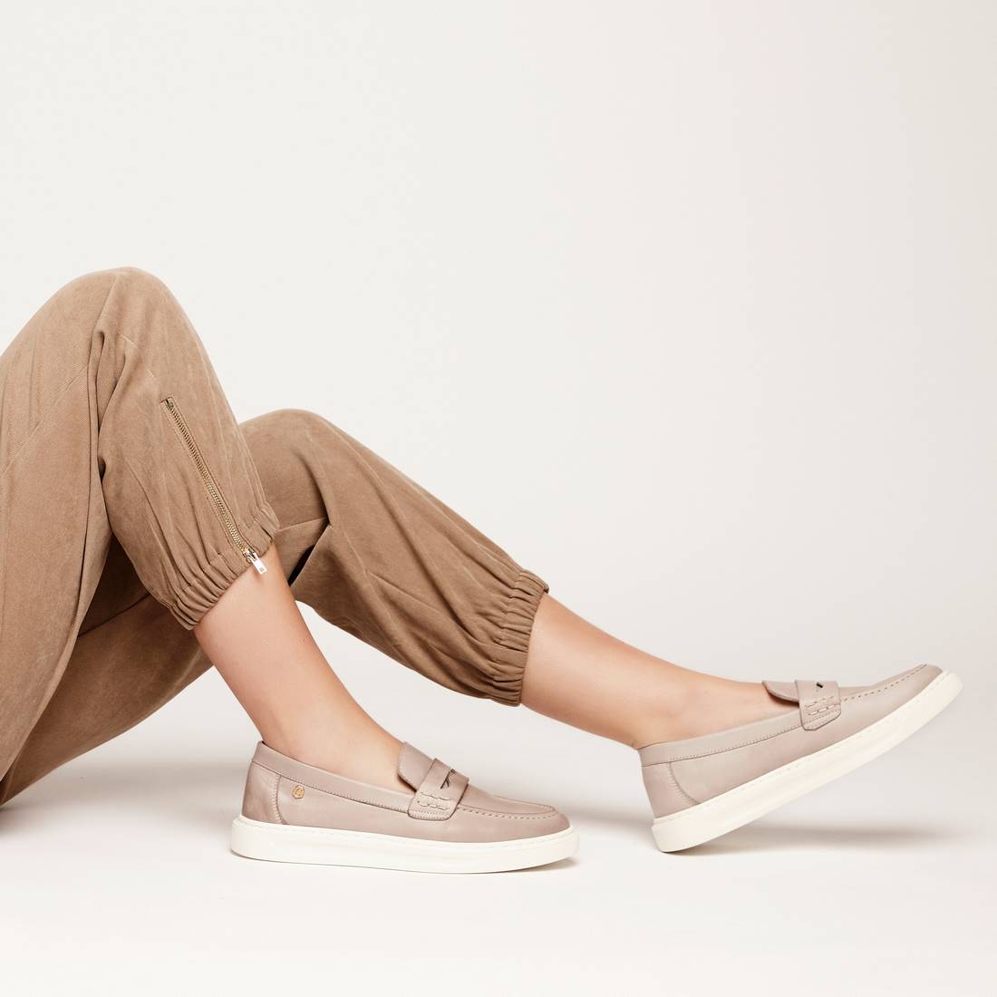 ZAPATO DE MUJER CARMELA 16064001、mySite、gtrtttuynbv