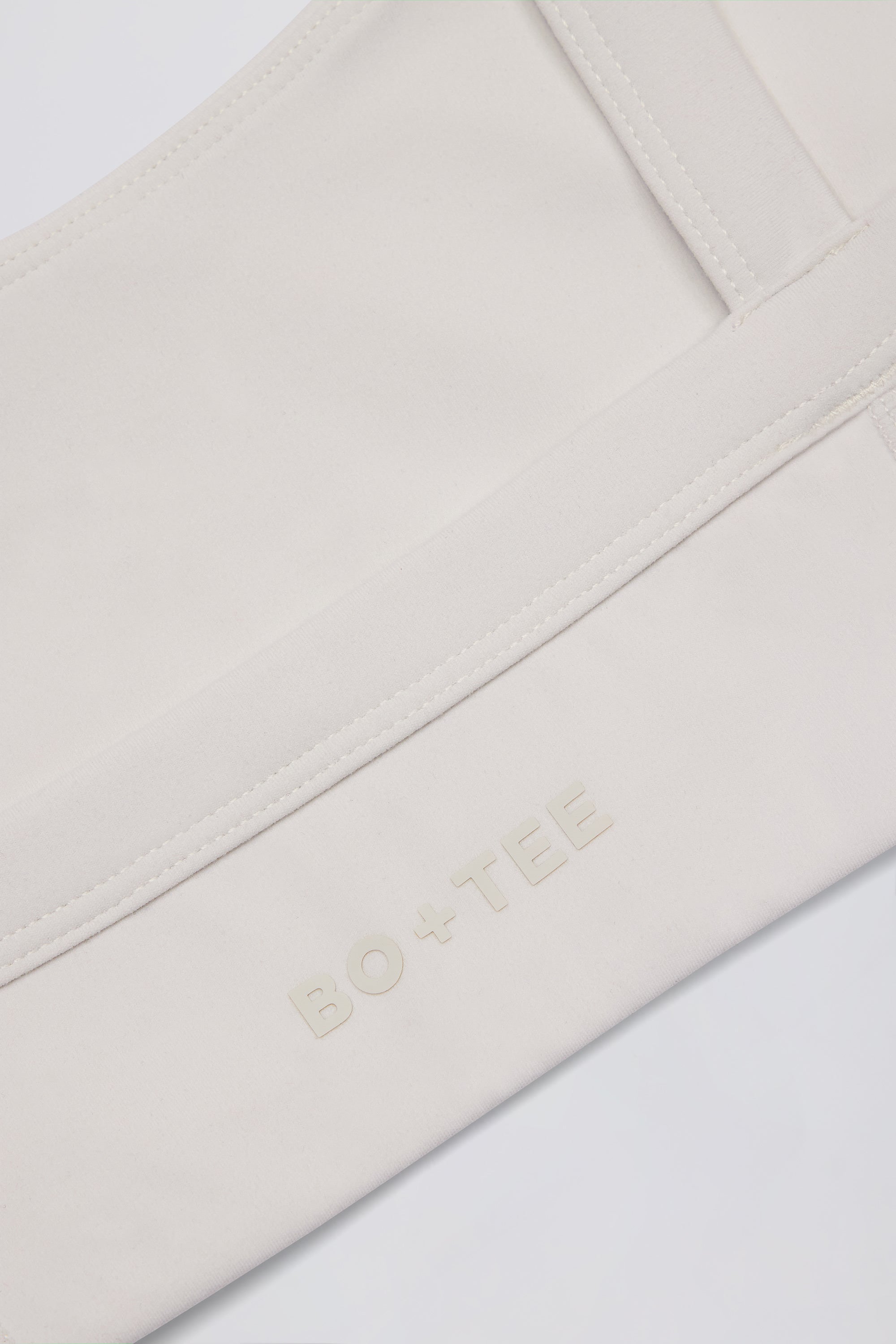  Soft Active Contrast-Trim Sports Bra in Cream、mySite、sugarbowlscore