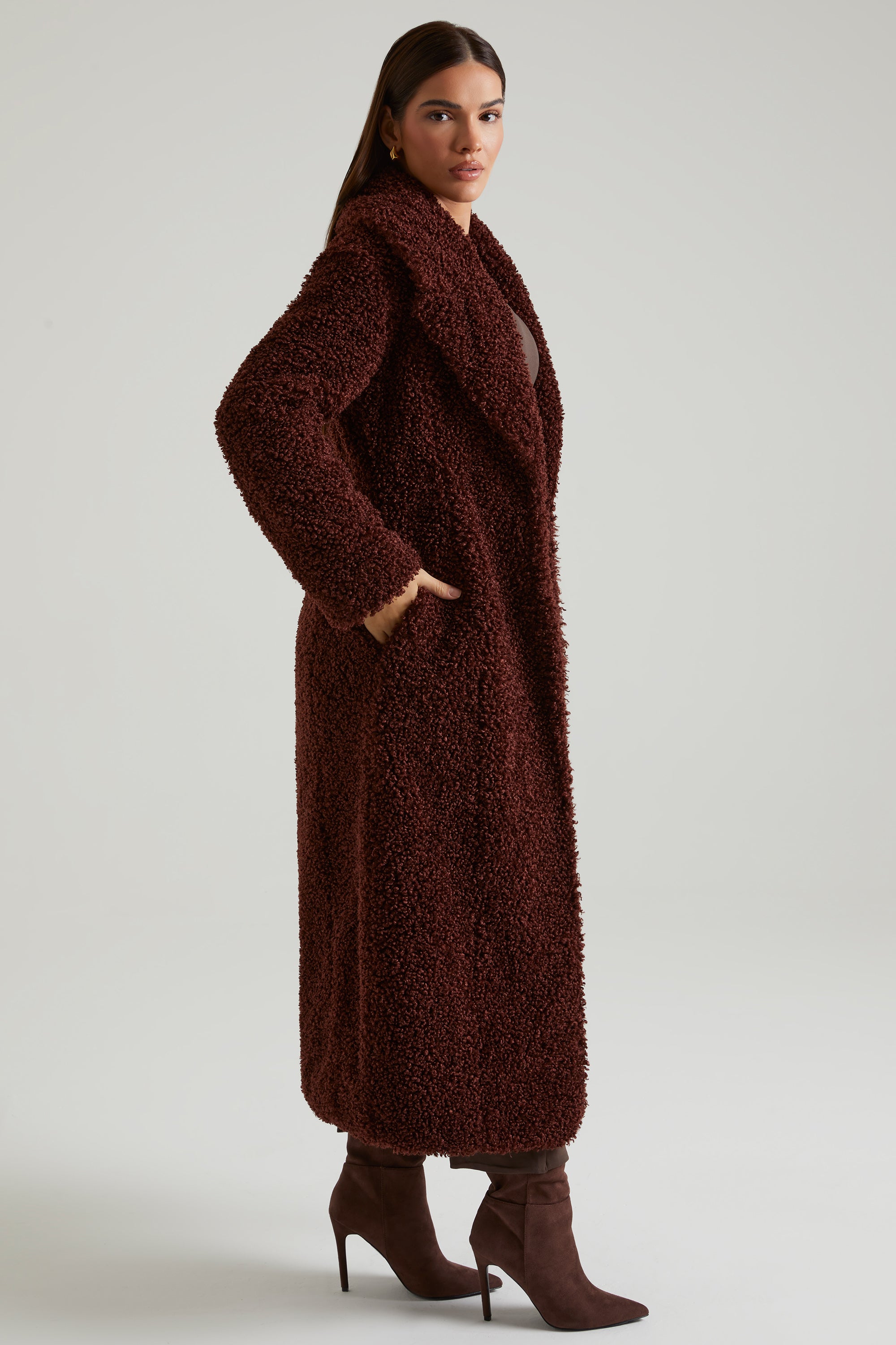 Long Shearling Coat in Brown、mySite、solidvoid