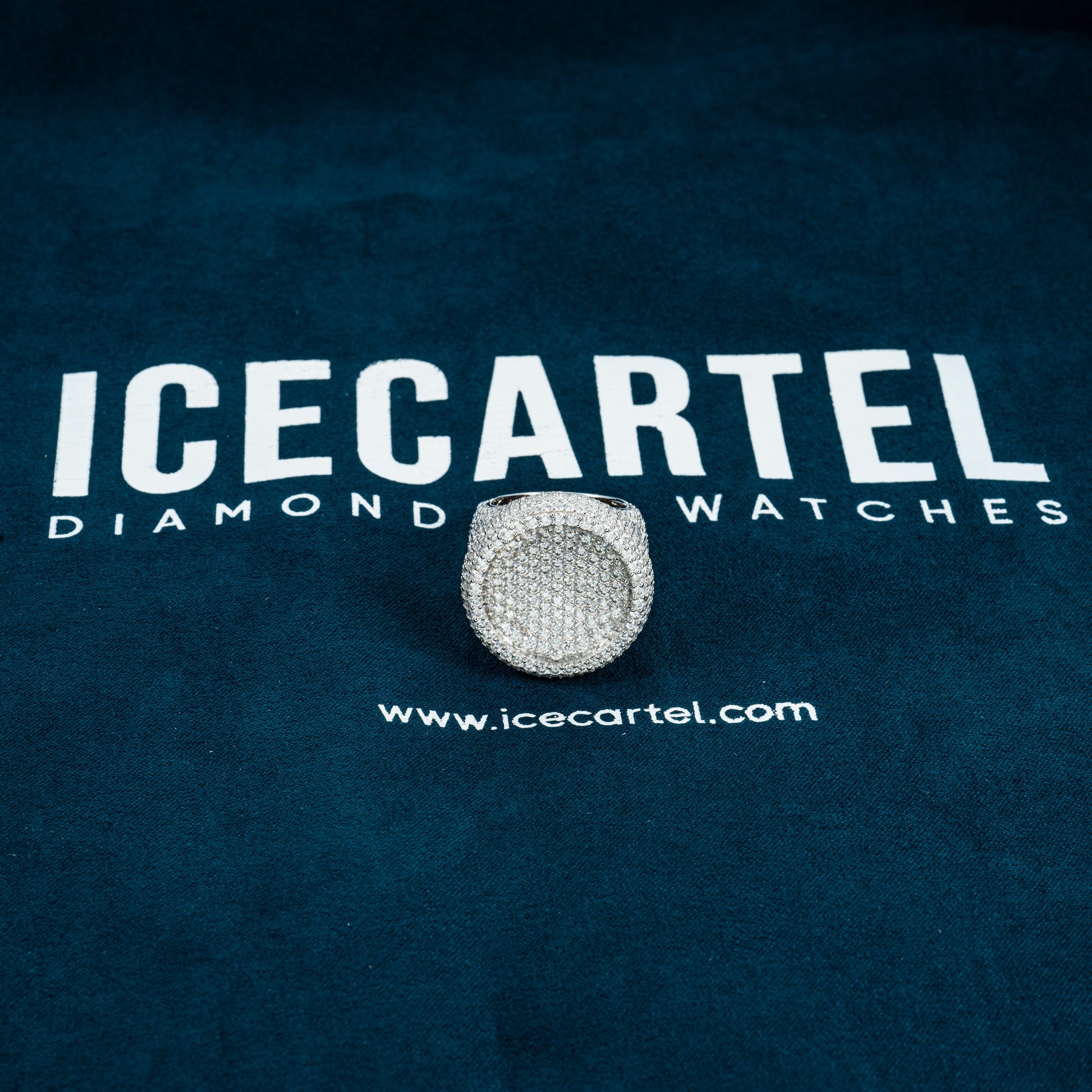 Moissanite Circle-Shaped Signet Ring 14K Gold、mySite、hinf8tx79