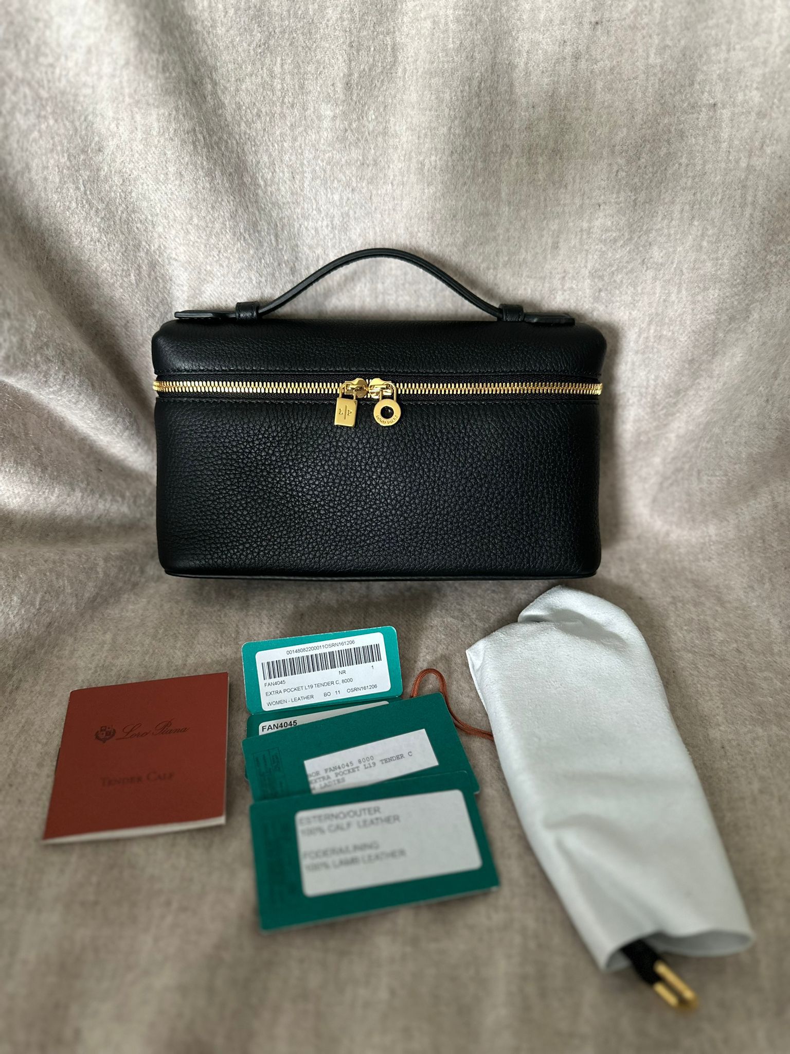 Loro Piana Extra Pocket Pouch L19 (Black)、mySite、garminoutage.com