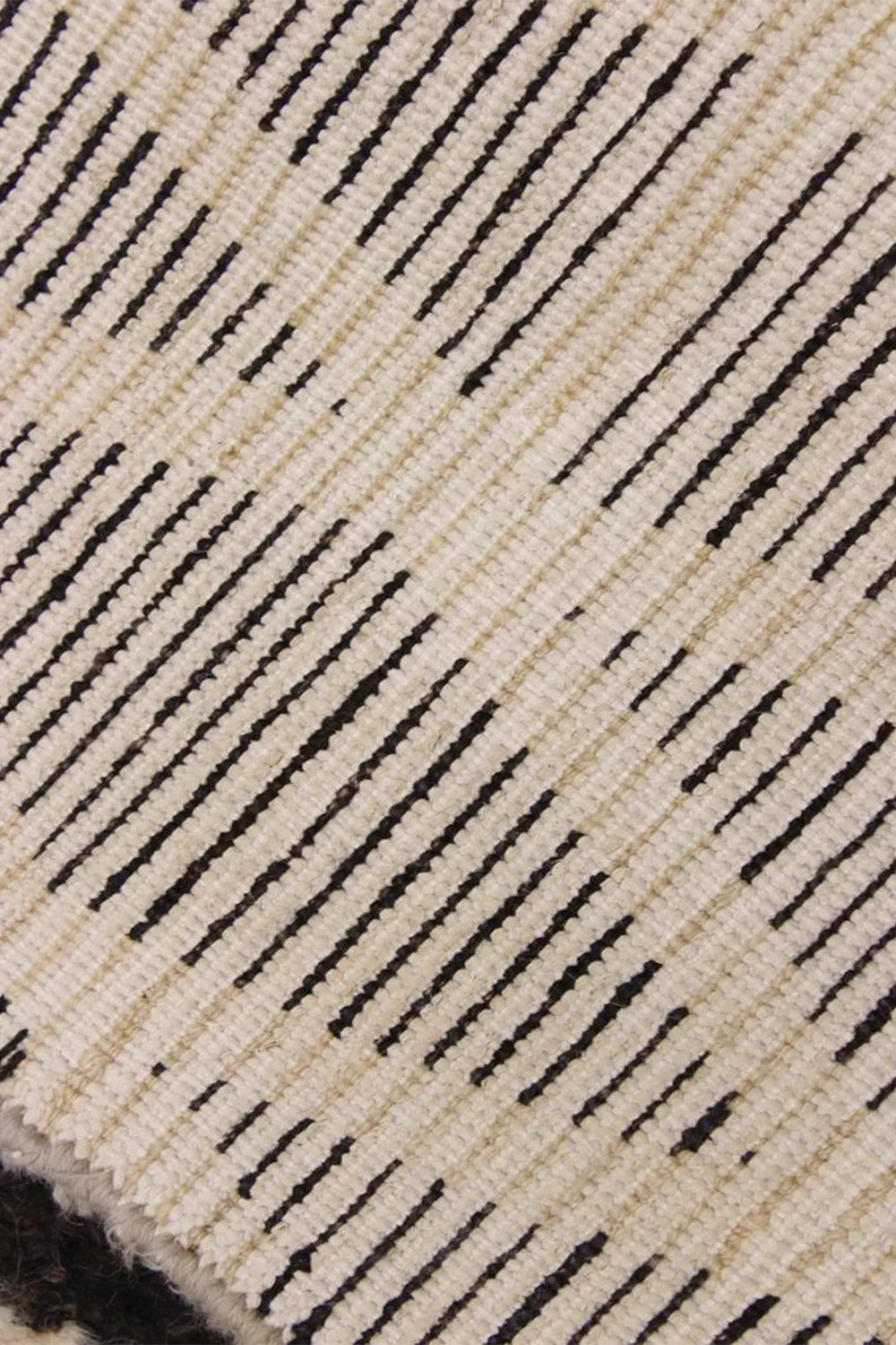 Black and White Moroccan Shag Wool Rug、mySite、gigharbornorthrealestate