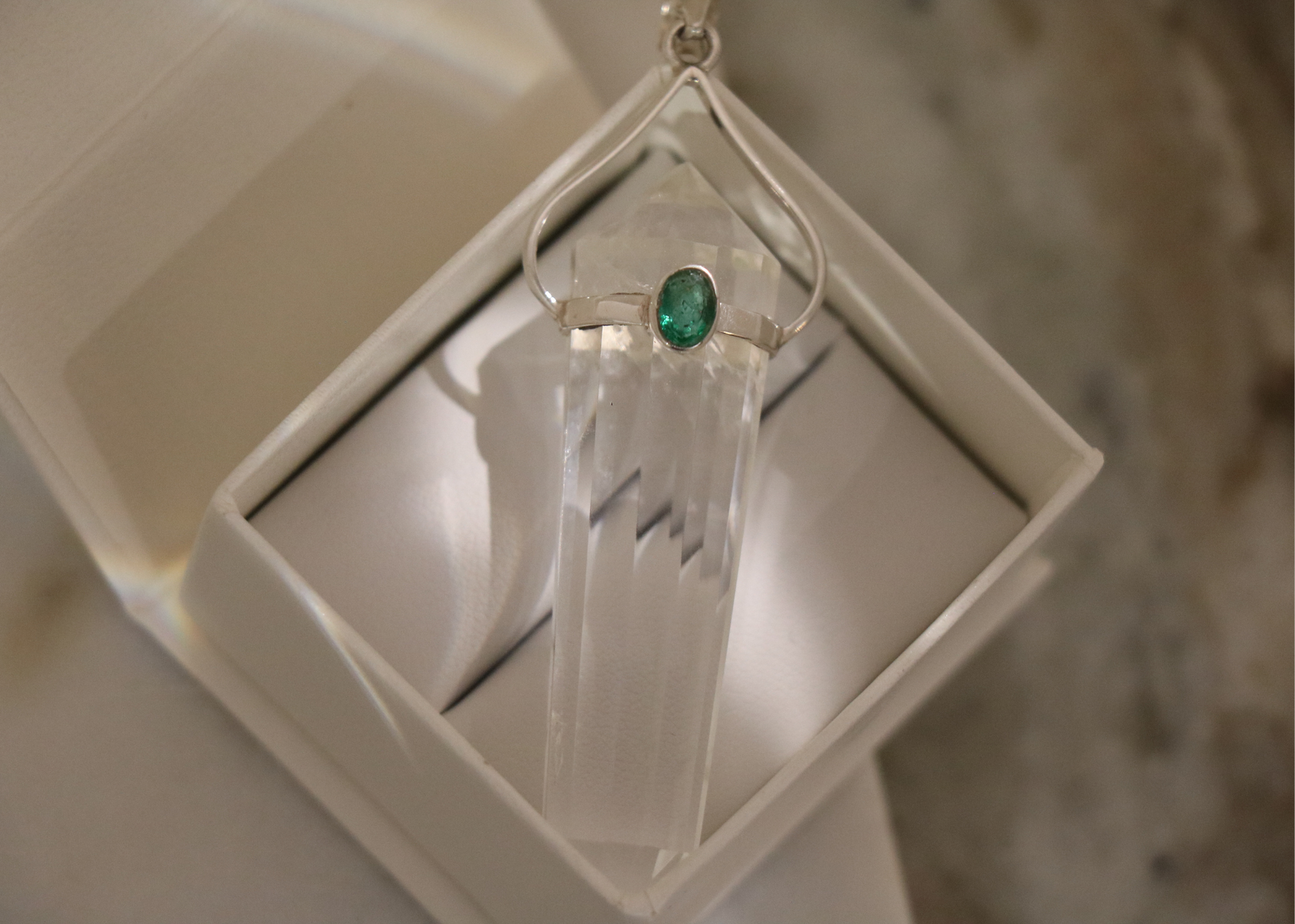 Clear Quartz Crystal with Emerald Pendant、mySite、topwebapps