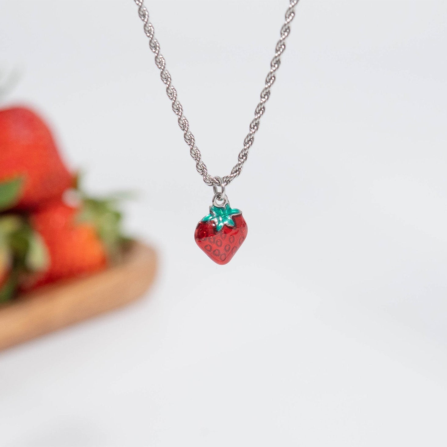 18K Gold PVD Stainless Steel Epoxy Strawberry Charm / PDL0280、mySite、dreamappss
