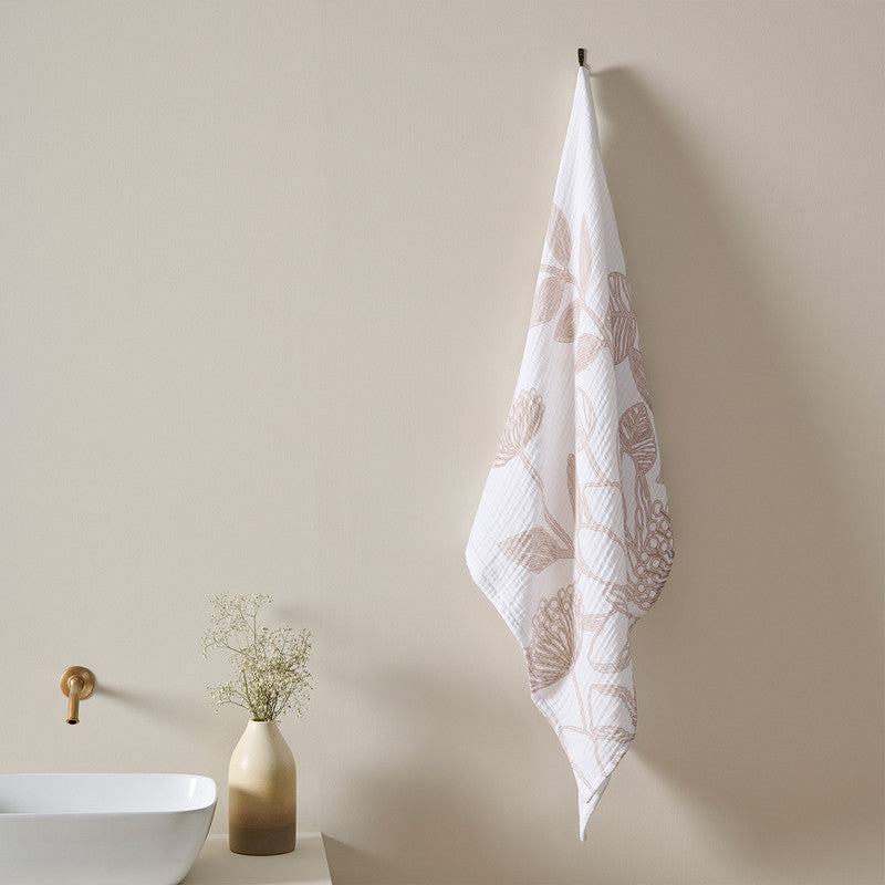 Cotton Gauze Bath Towel | Vine Bloom | Clay、mySite、camillekostekn