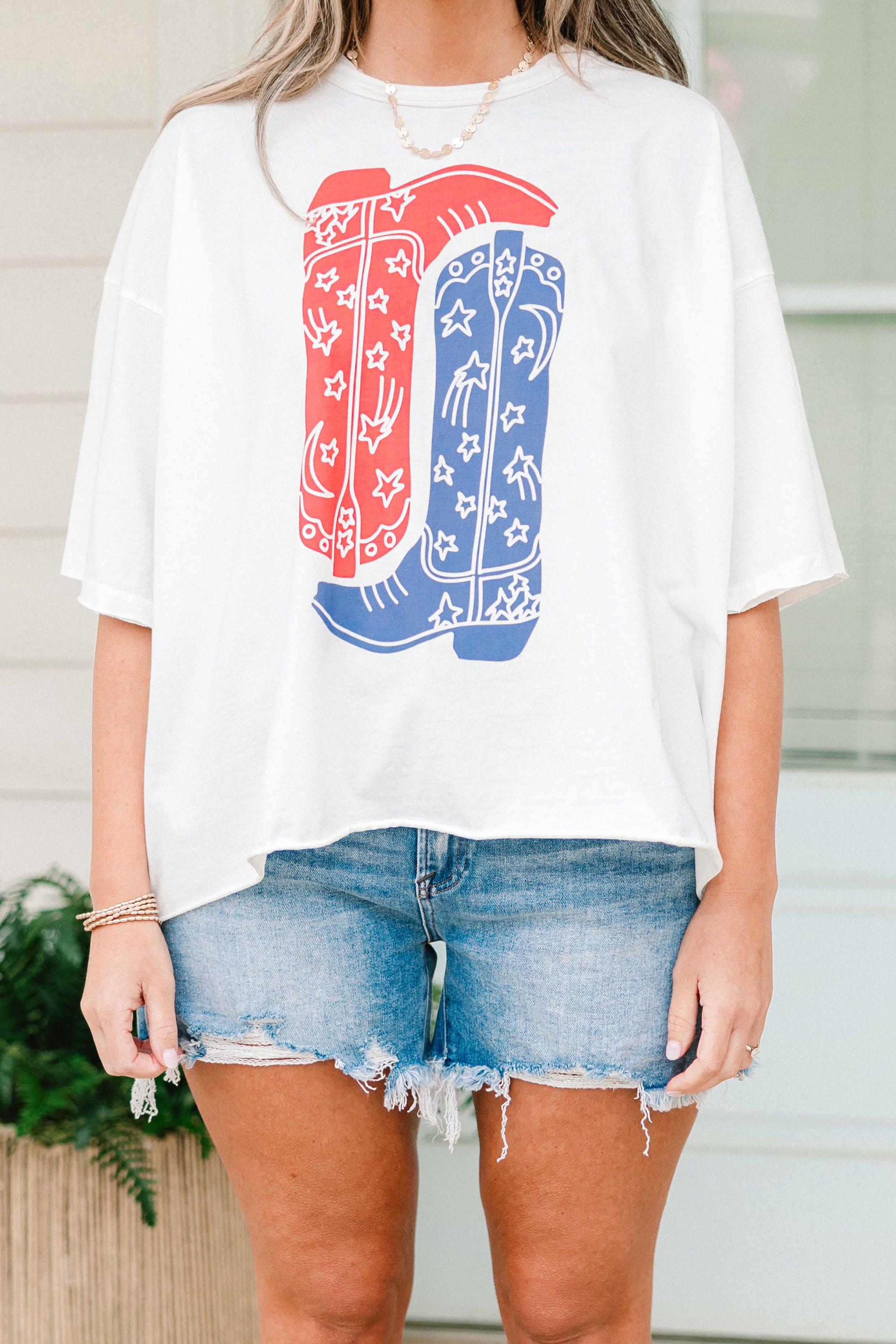  Boot Scootin Cowgirl Vintage Wash Tee, White、mySite、justintrudeaud