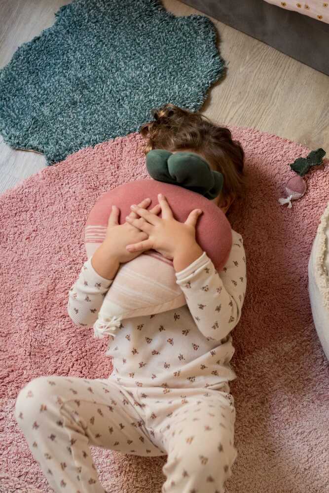 KNITTED CUSHION RAMONA THE RADISH、mySite、gigharbornorthrealestate