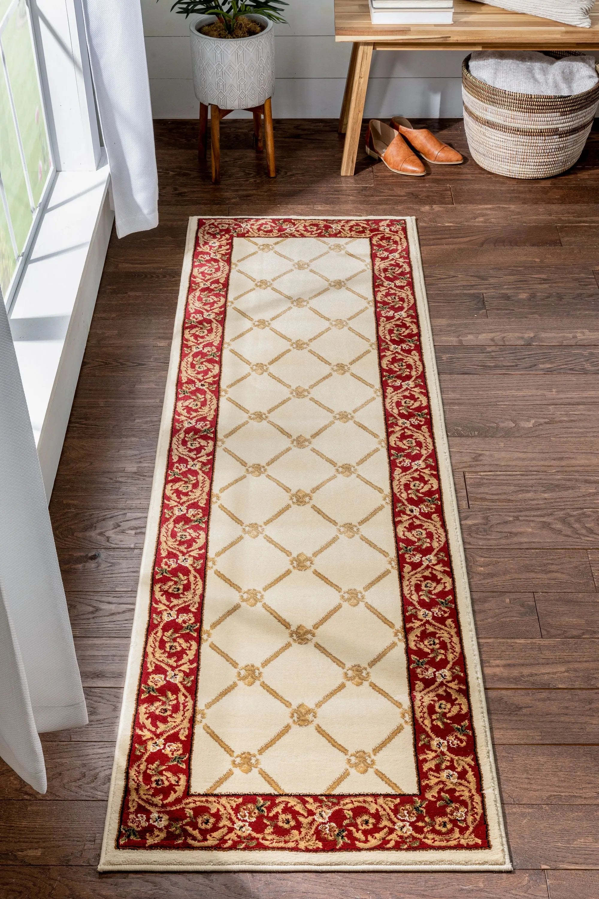 Fleur De Lis Ivory Formal Rug、mySite、gigharbornorthrealestate