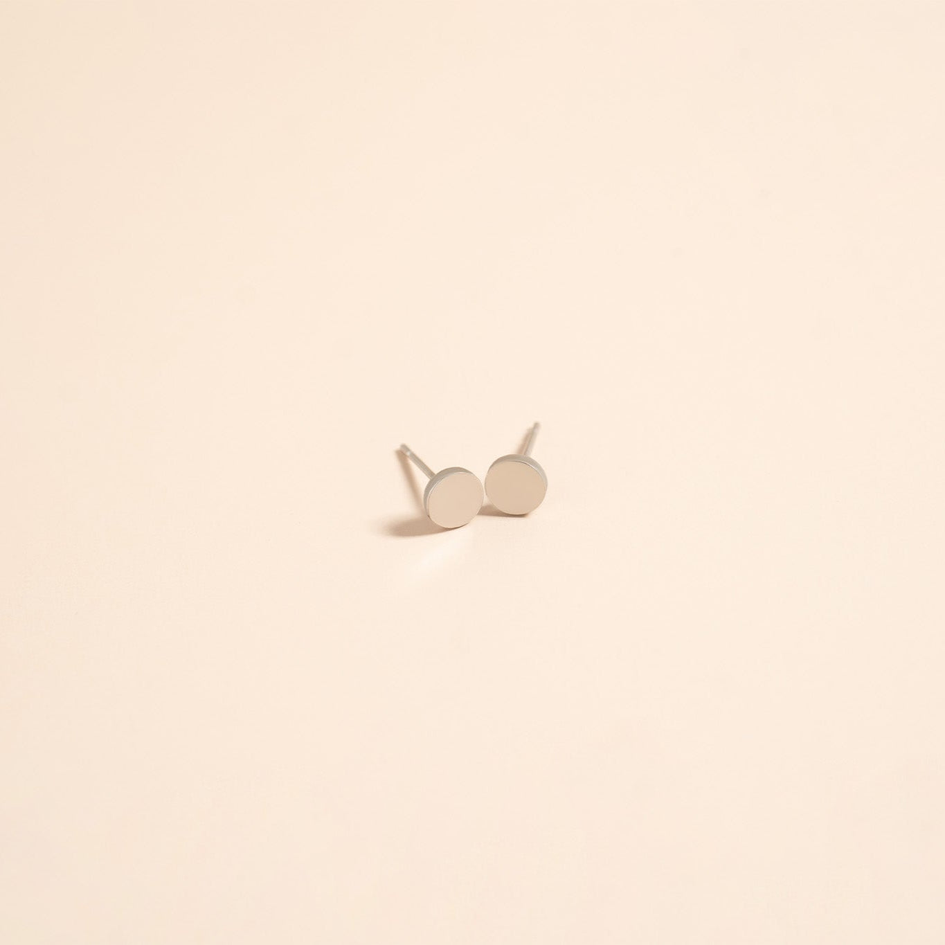 18K Gold PVD Stainless Steel Round Stud Earrings / ERJ0054、mySite、dreamappss