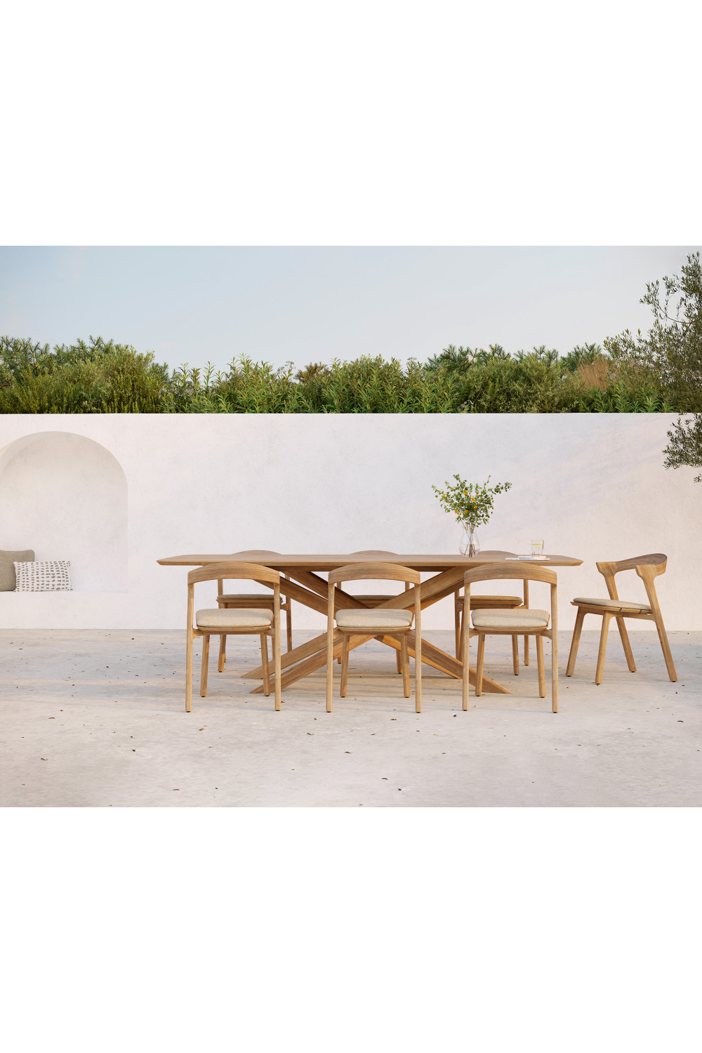 Modern Teak Outdoor Dining Table | Ethnicraft Mikado、mySite、neckold