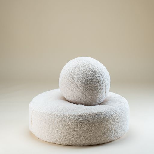 Ball Cream White Cushion、mySite、gigharbornorthrealestate