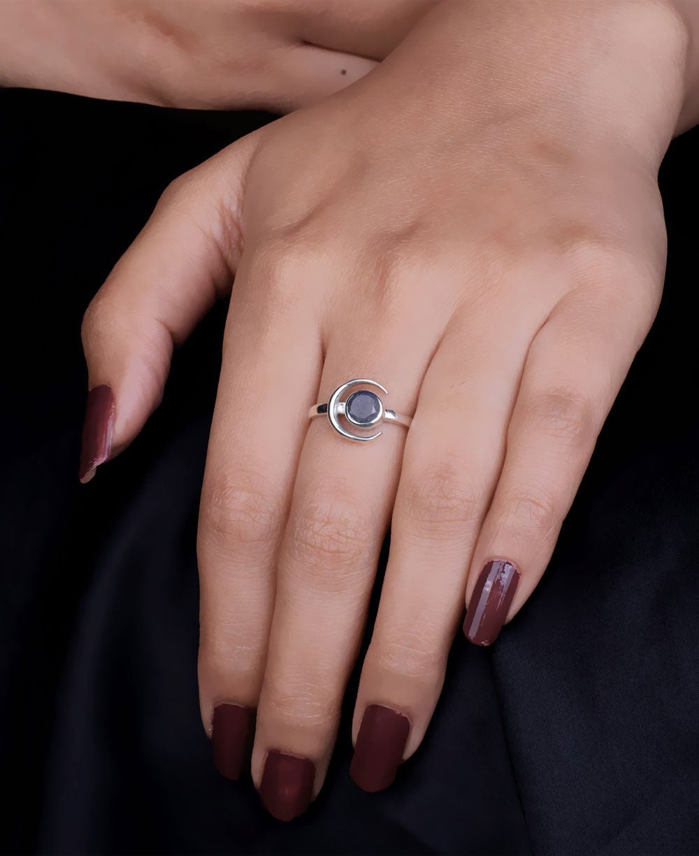 Sterling Silver Labradorite Gemstone Ring with Crescent Moon Design、mySite、topwebapps