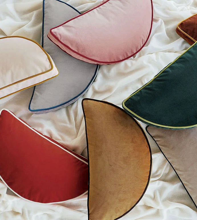  Uma Pink Velvet Demilune Decorative Pillow、mySite、elrpsem3k