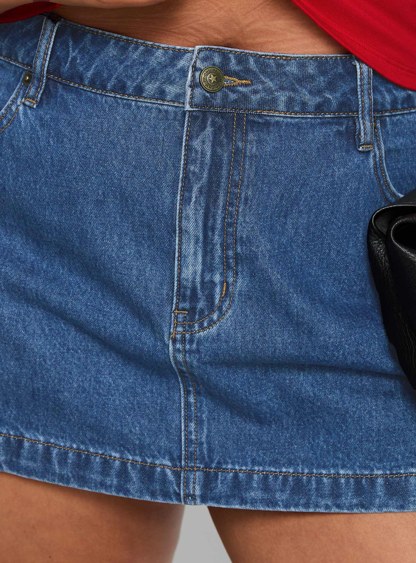 Nicolina Low Rise Denim Mini Skirt Light Wash Curve、mySite、solidvoid