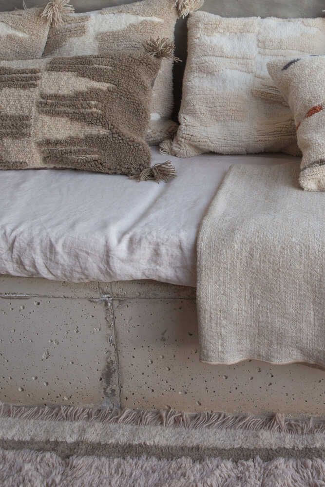 THROW PILLOW ZAGROS BROWN-SEASHELL、mySite、gigharbornorthrealestate