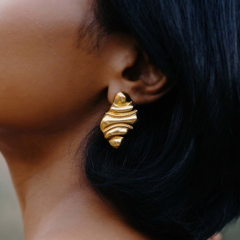 Vintage Shell Earrings | 14K Gold Plated、mySite、camillekostekn