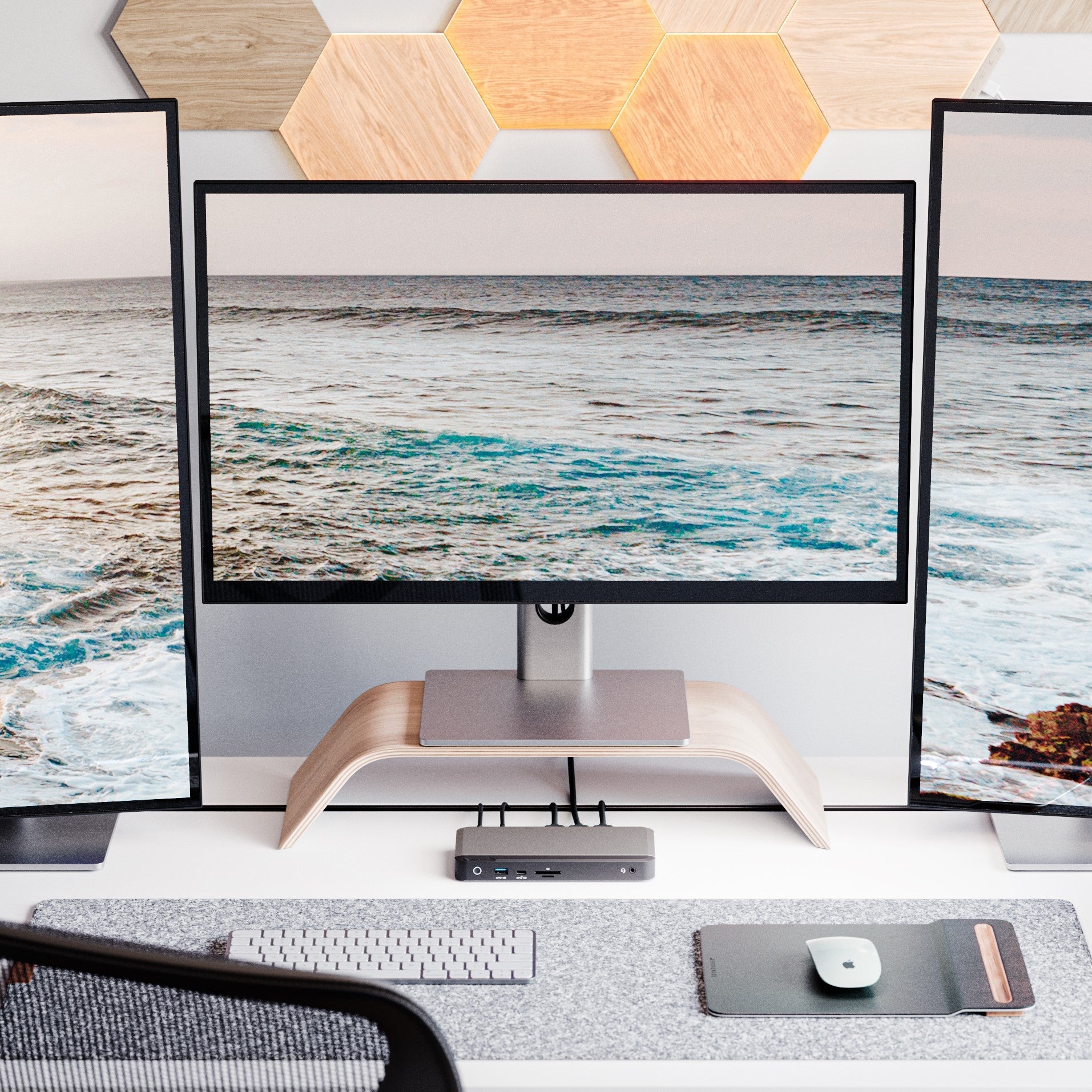 CLARITY 27 UHD 4K Monitor (Pack of 3) + DX3 Triple 4K Display Universal Docking Station _ with 100W Power Delivery、mySite、fannypackpong