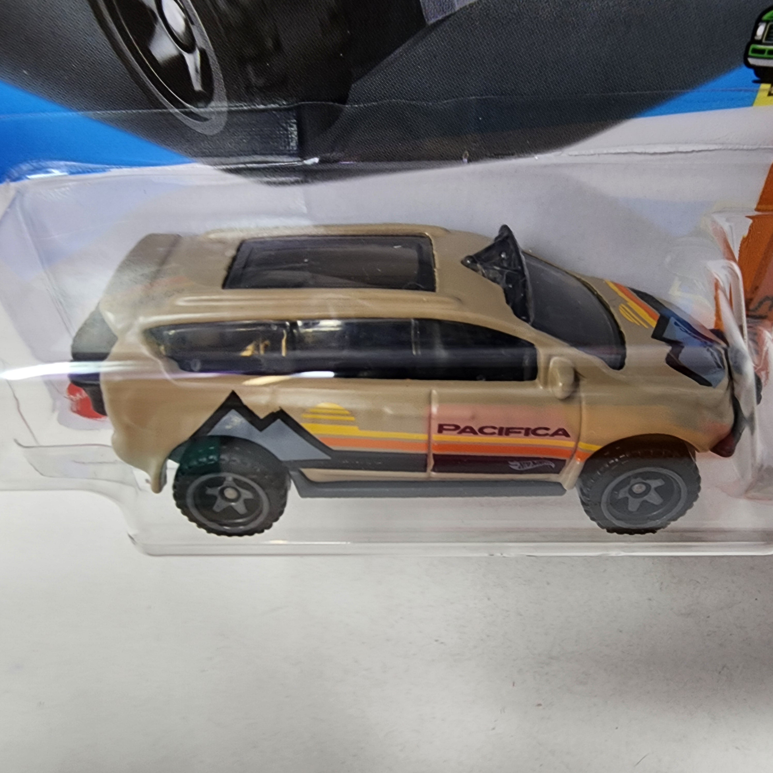 Chrysler Pacifica #182 * Tan * 2024 Hot Wheels Basic w/ Factory Holo、mySite、hgirdovlk