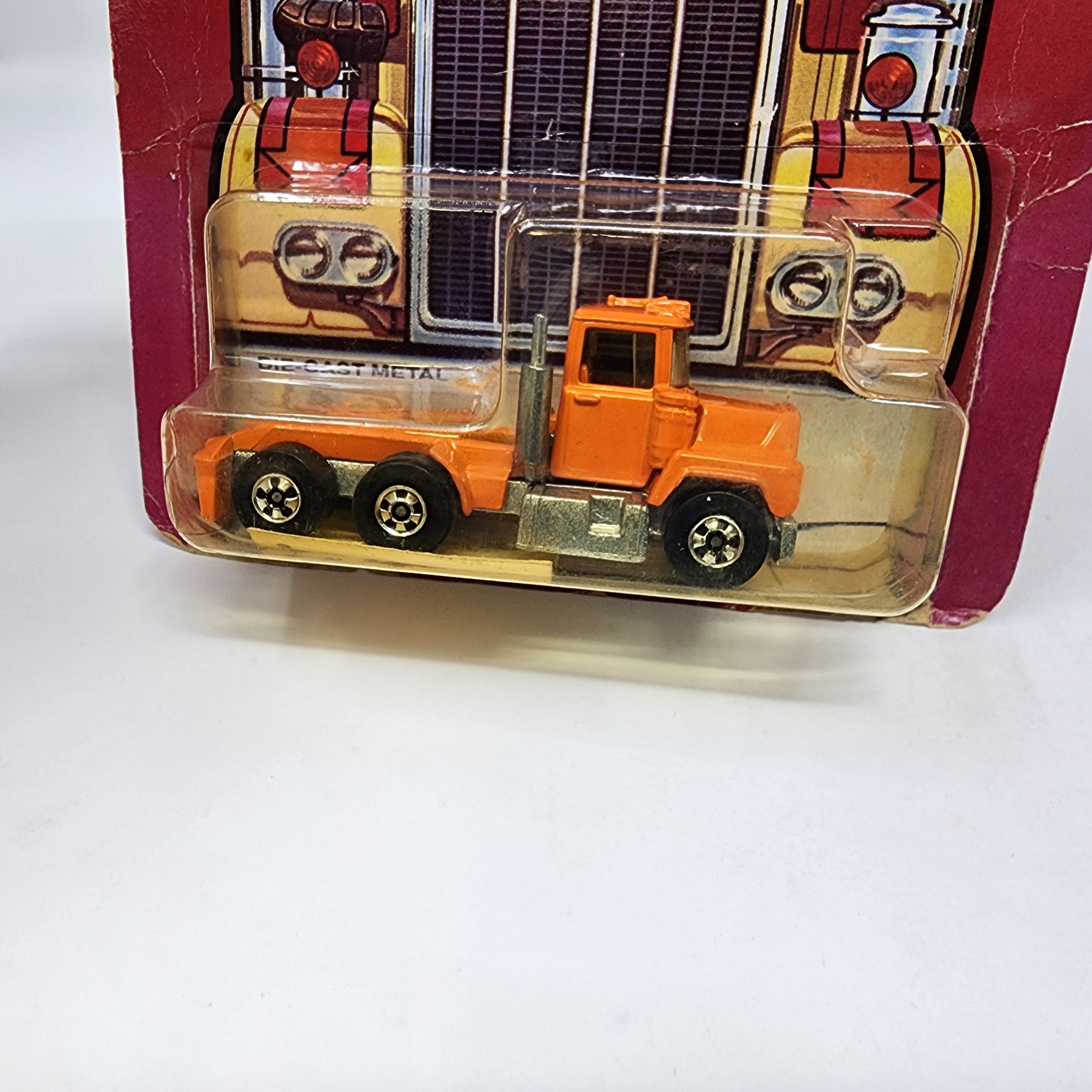 Peterbilt No 5672 * Orange * 1982 Hot Wheels Hong Kong Steering Rigs、mySite、hgirdovlk