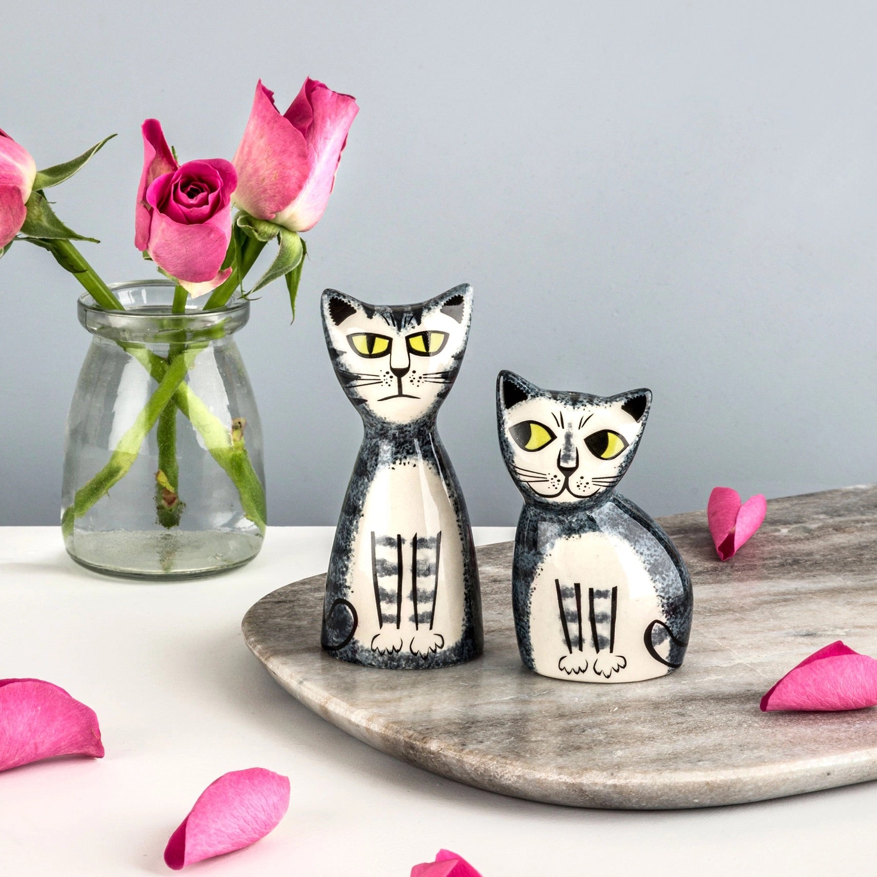 Grey Tabby Cat Salt and Pepper Shakers | Hannah Turner、mySite、g9winljtr