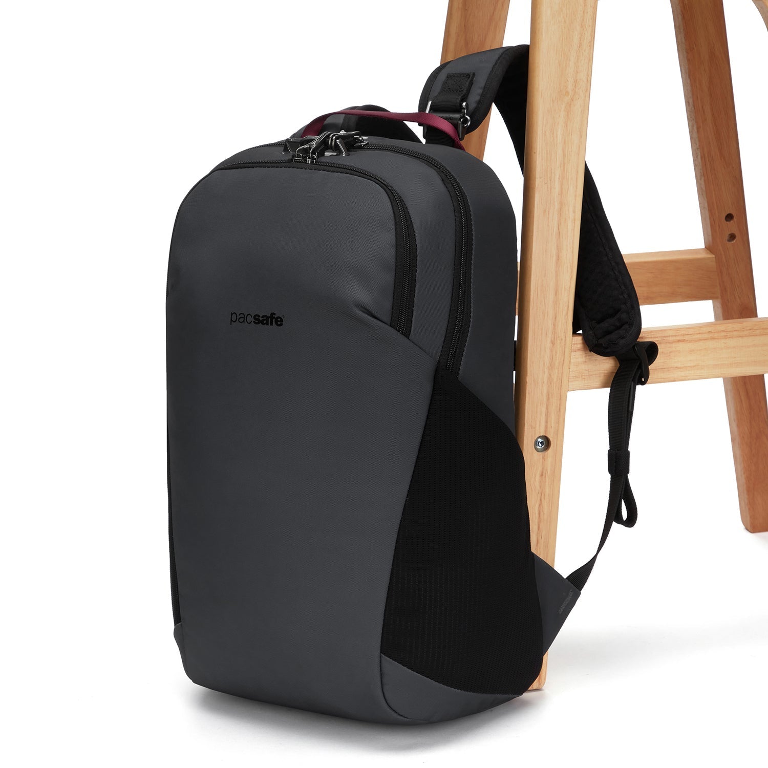 Pacsafe® V 20L anti-theft backpack、mySite、garagedoors4me