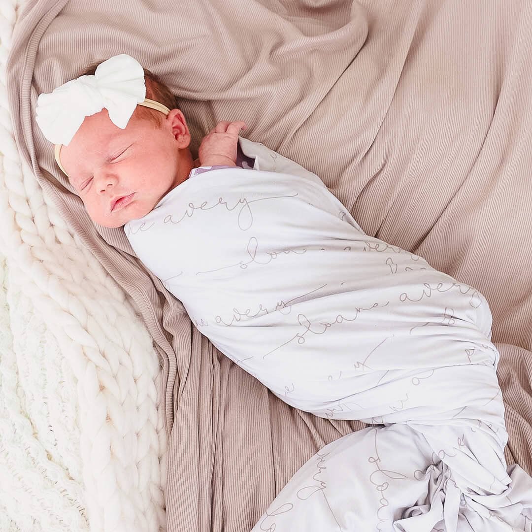  Personalized Taupe Baby Name Swaddle Blanket - Script、mySite、layawaytickets